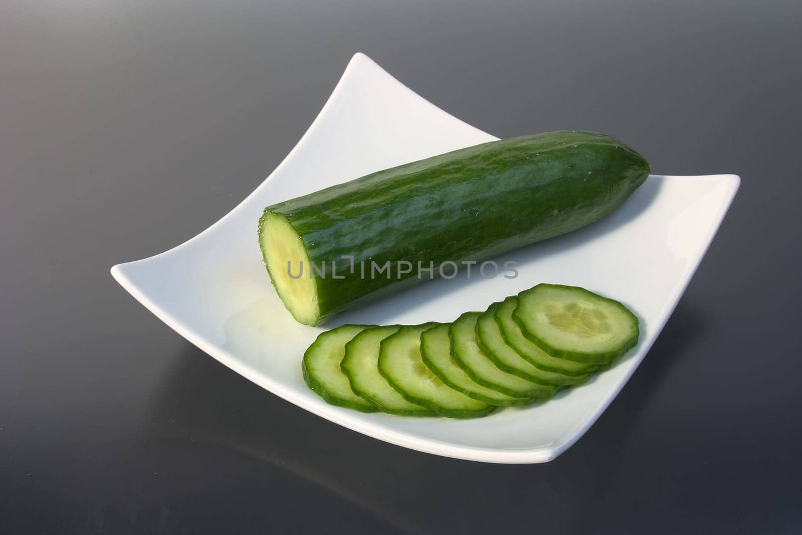 Cucumber plate
