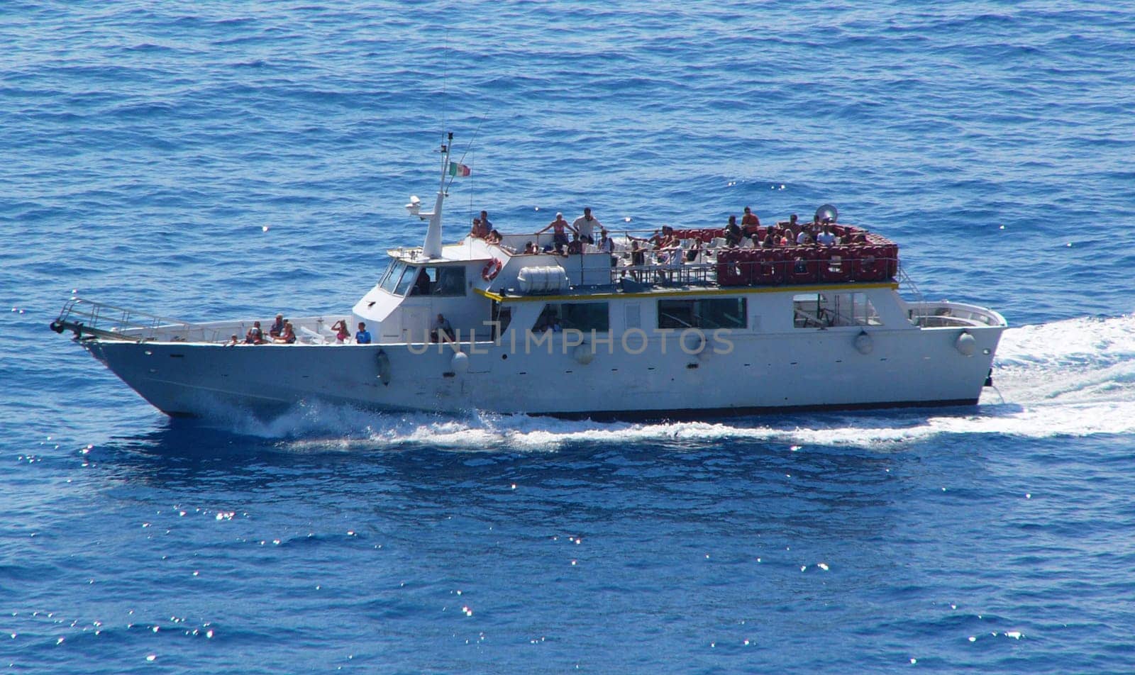Tourist boat I