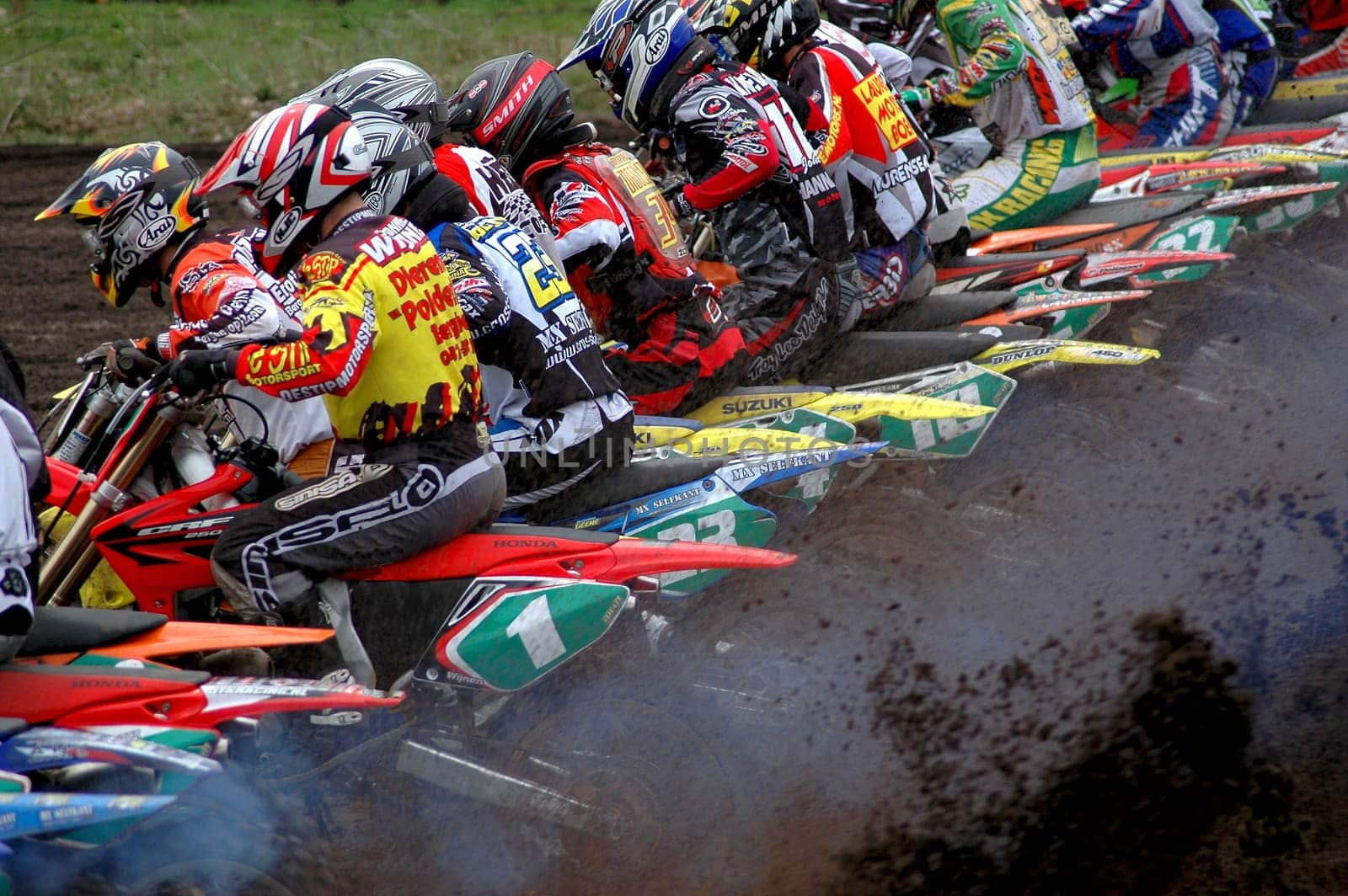 The starting phase of the cross race