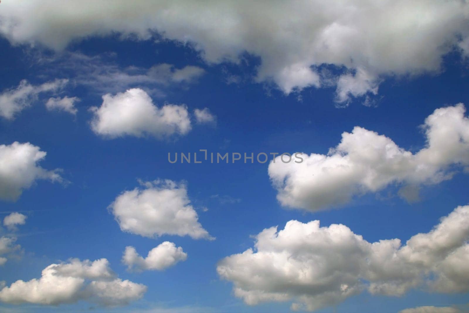Fair-weather clouds IV