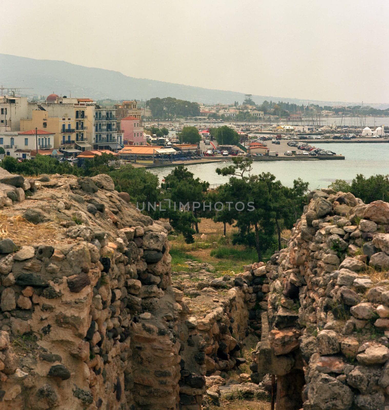 ... an island about 20km from Athens - 6x7