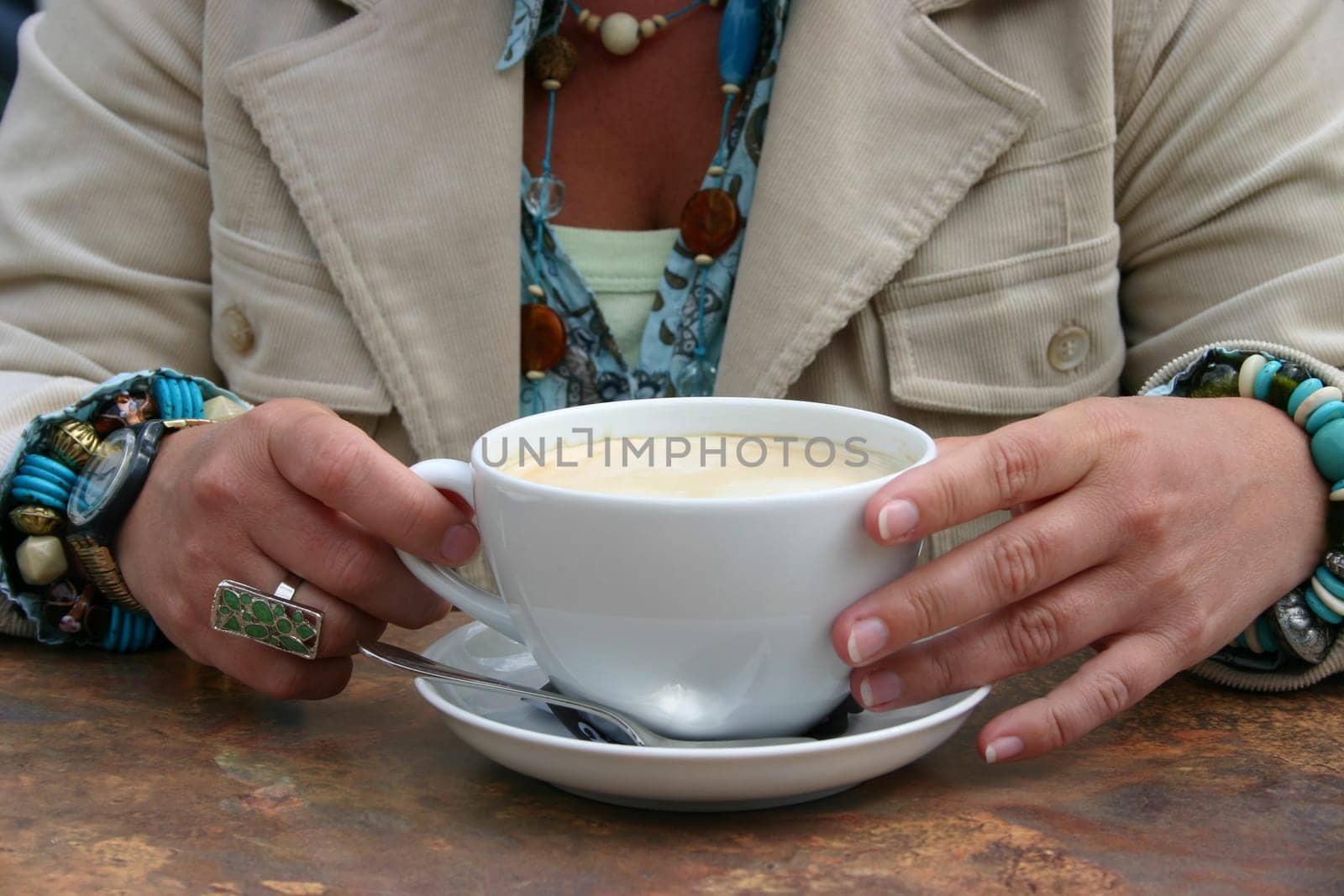 drink coffee