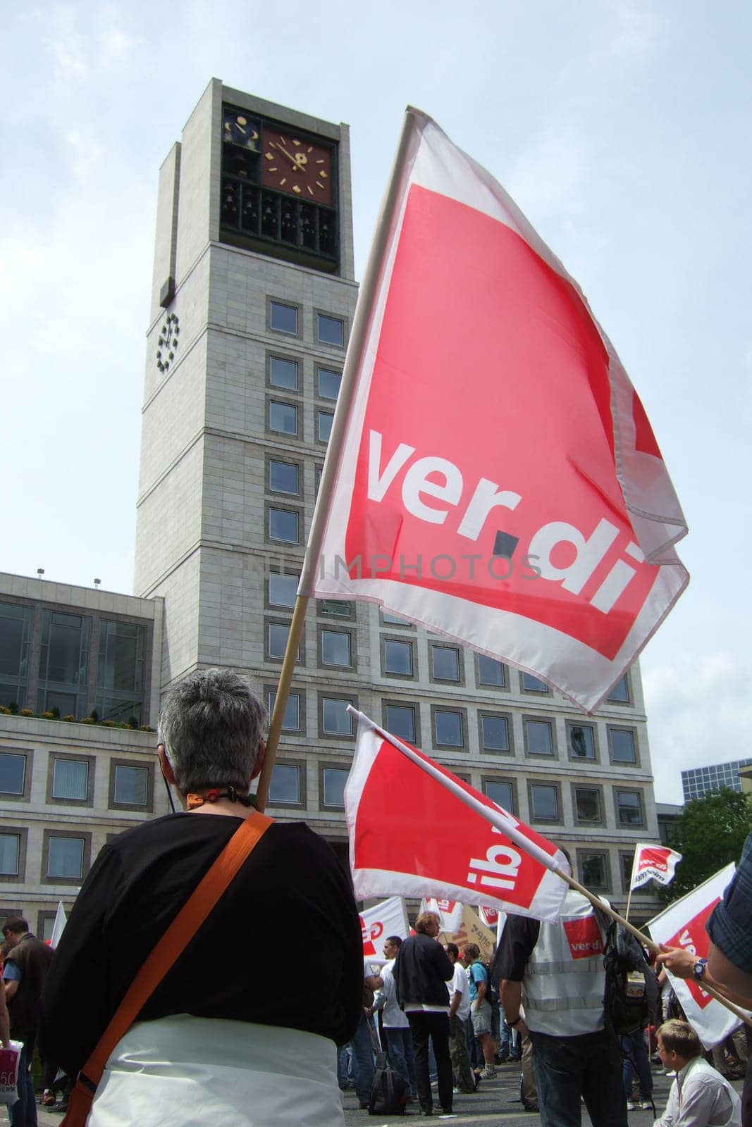 Statewide strike of state employees in Baden-Württemberg. The trade union ver.di calls on the employees of the universities,the student unions,the centres for psychiatry,the state theatres,the state statistical office,the motorway maintenance offices and