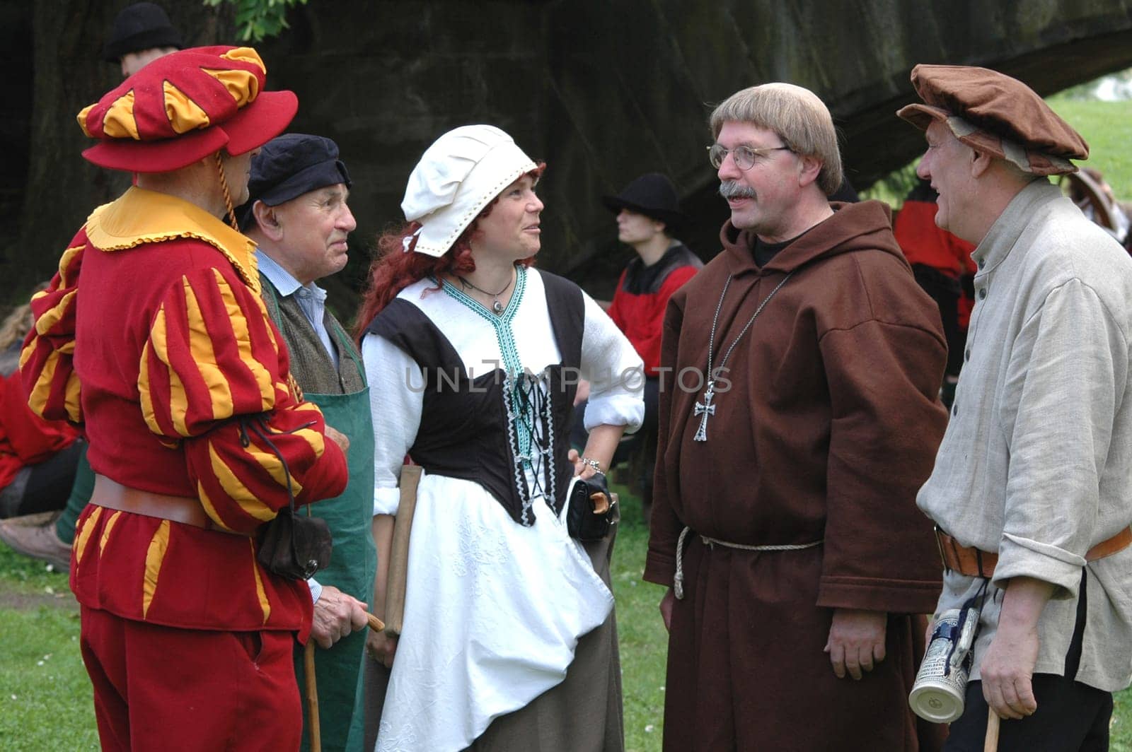 Market talks of the playgroup "Haalgschrey"" from Schwäbisch Hall,at the cake and fountain festival at Pentecost. Many thanks to the group Haalgschrey."