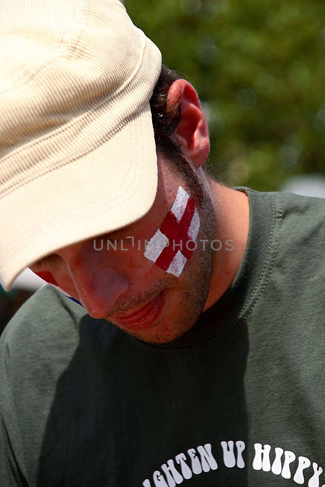 Face Painter on the sidelines of the World Cup,No.2