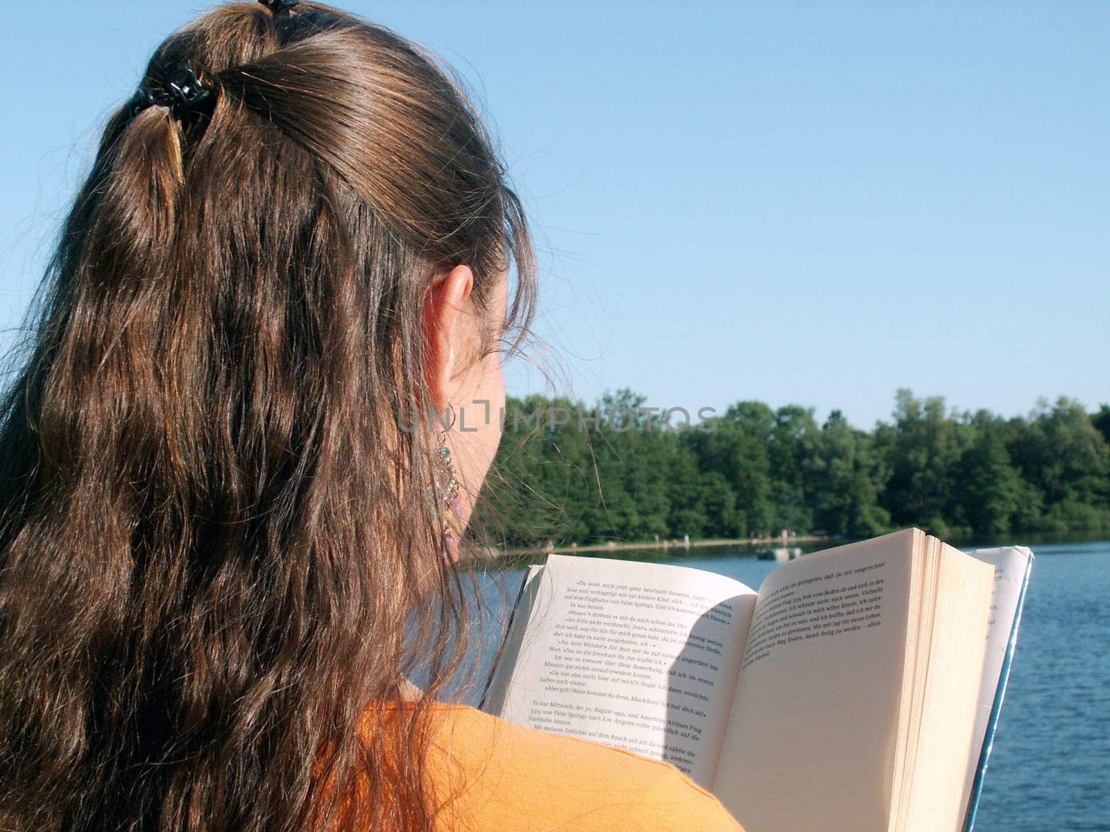 Reading hour at the lake
