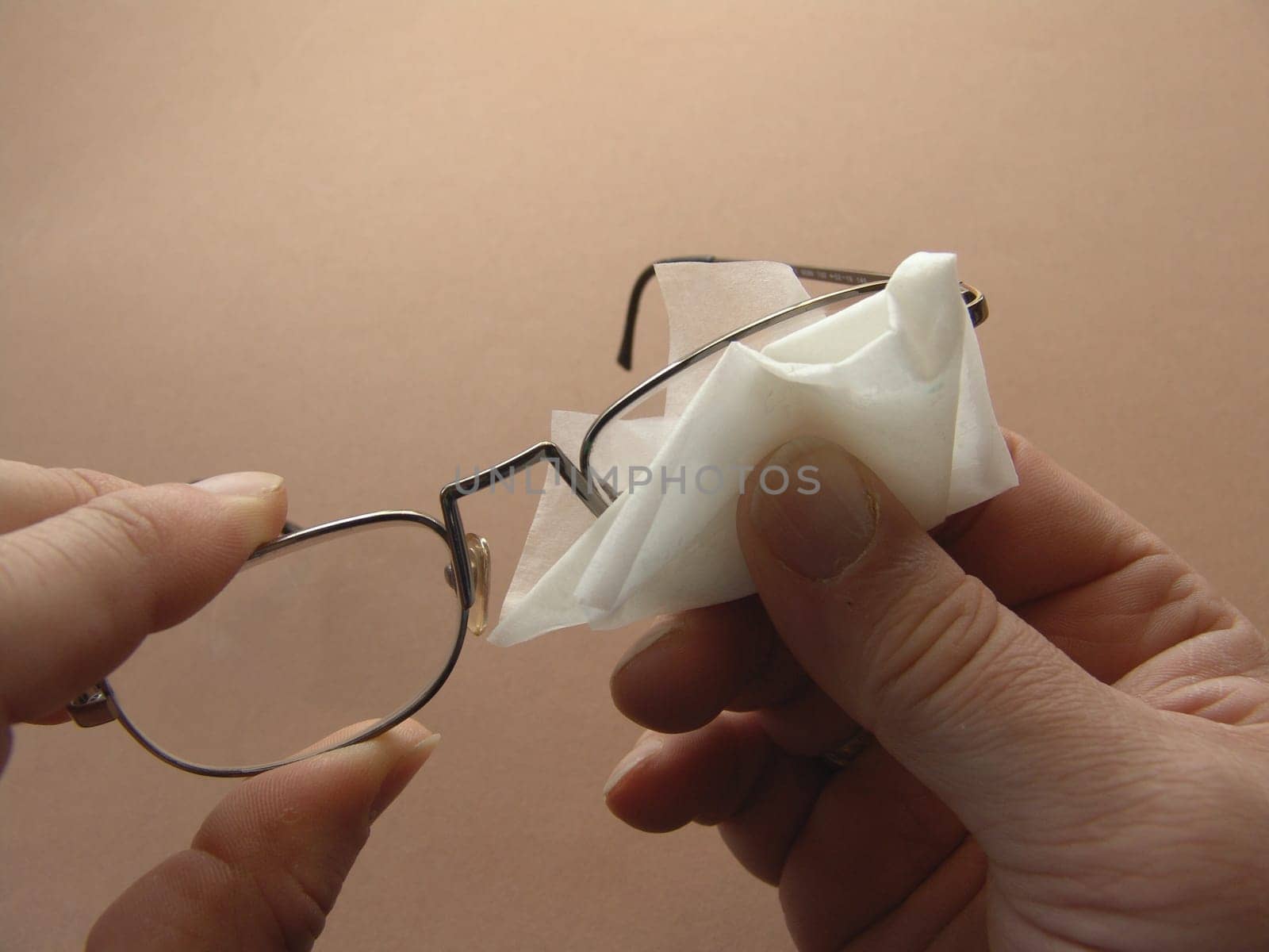 Cleaning glasses