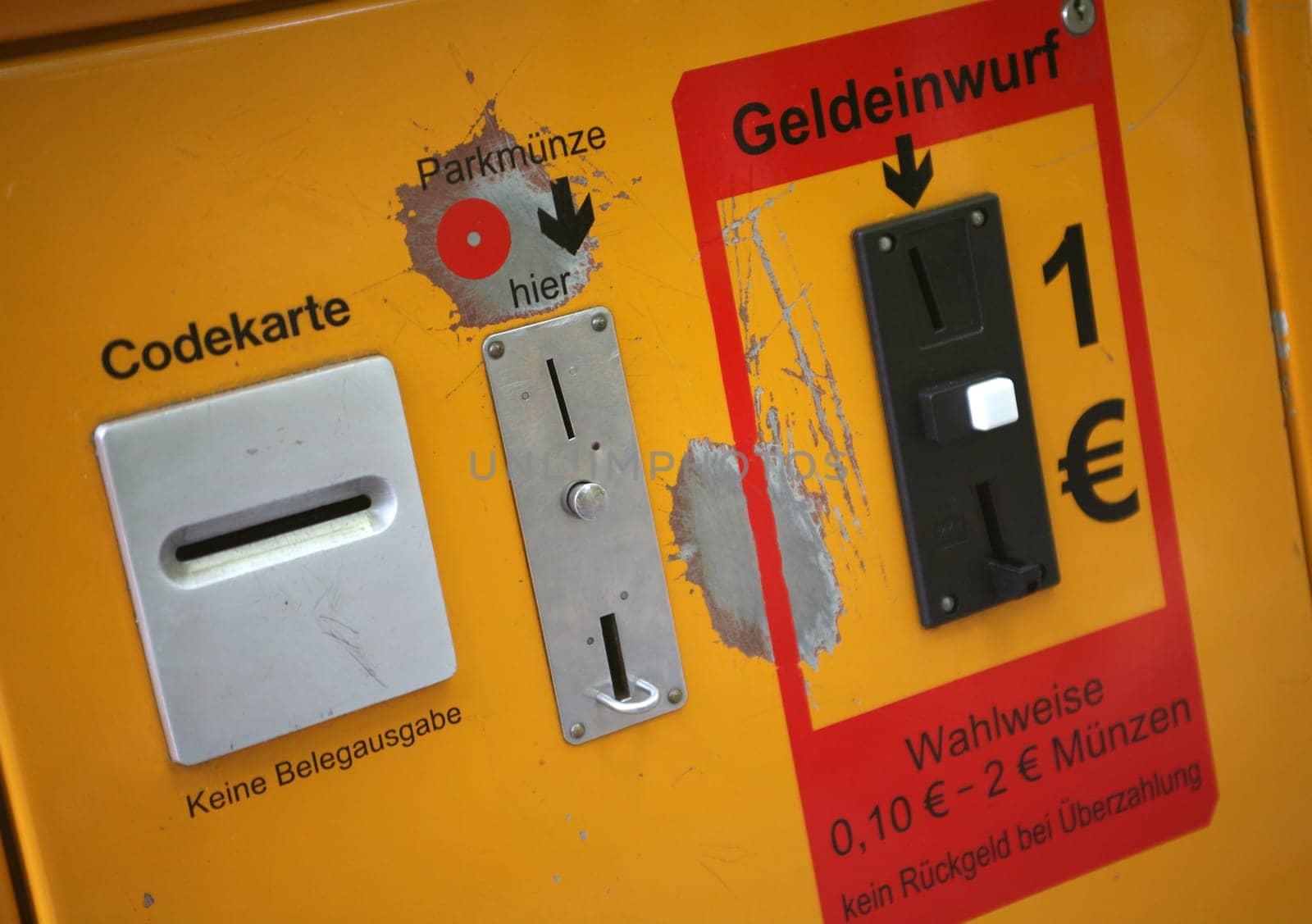 Parking (fee required)