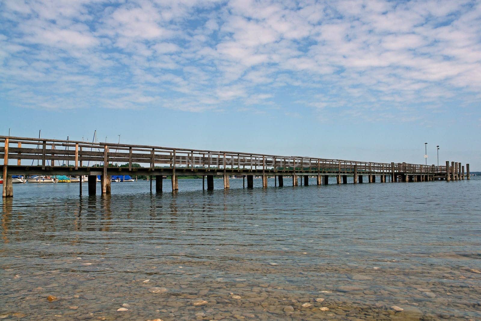 I just can't help it,when I see a bridge,the index finger twitches.