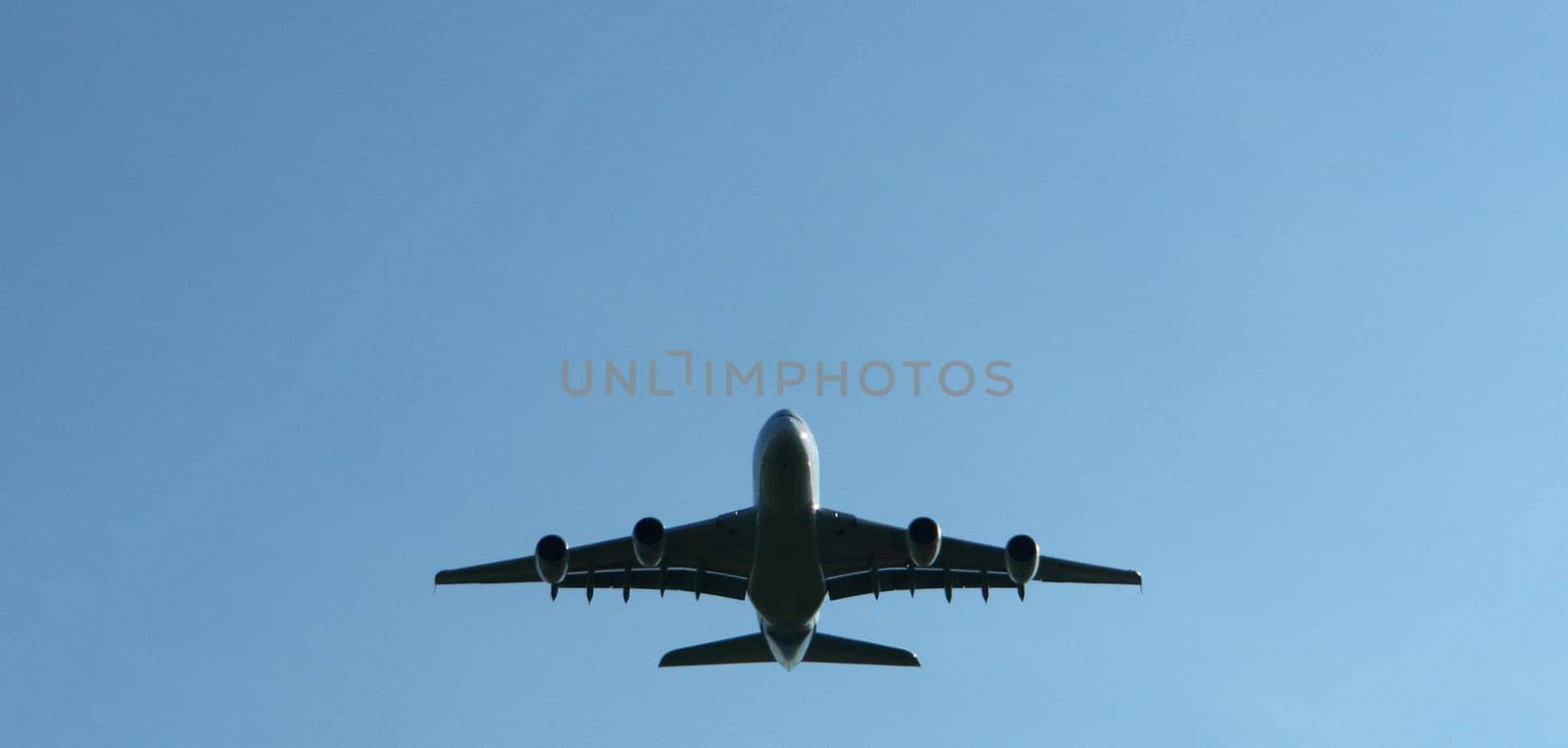 Morning test flight of the A380 over Munich-West