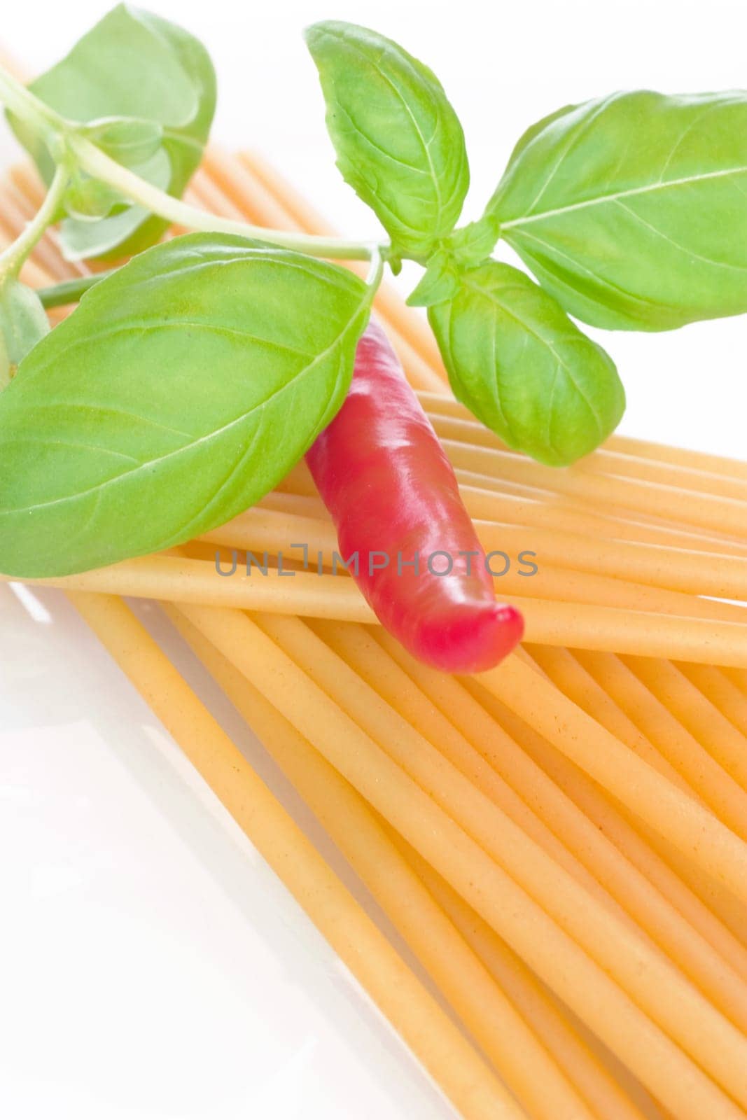 Macaroni with basil
