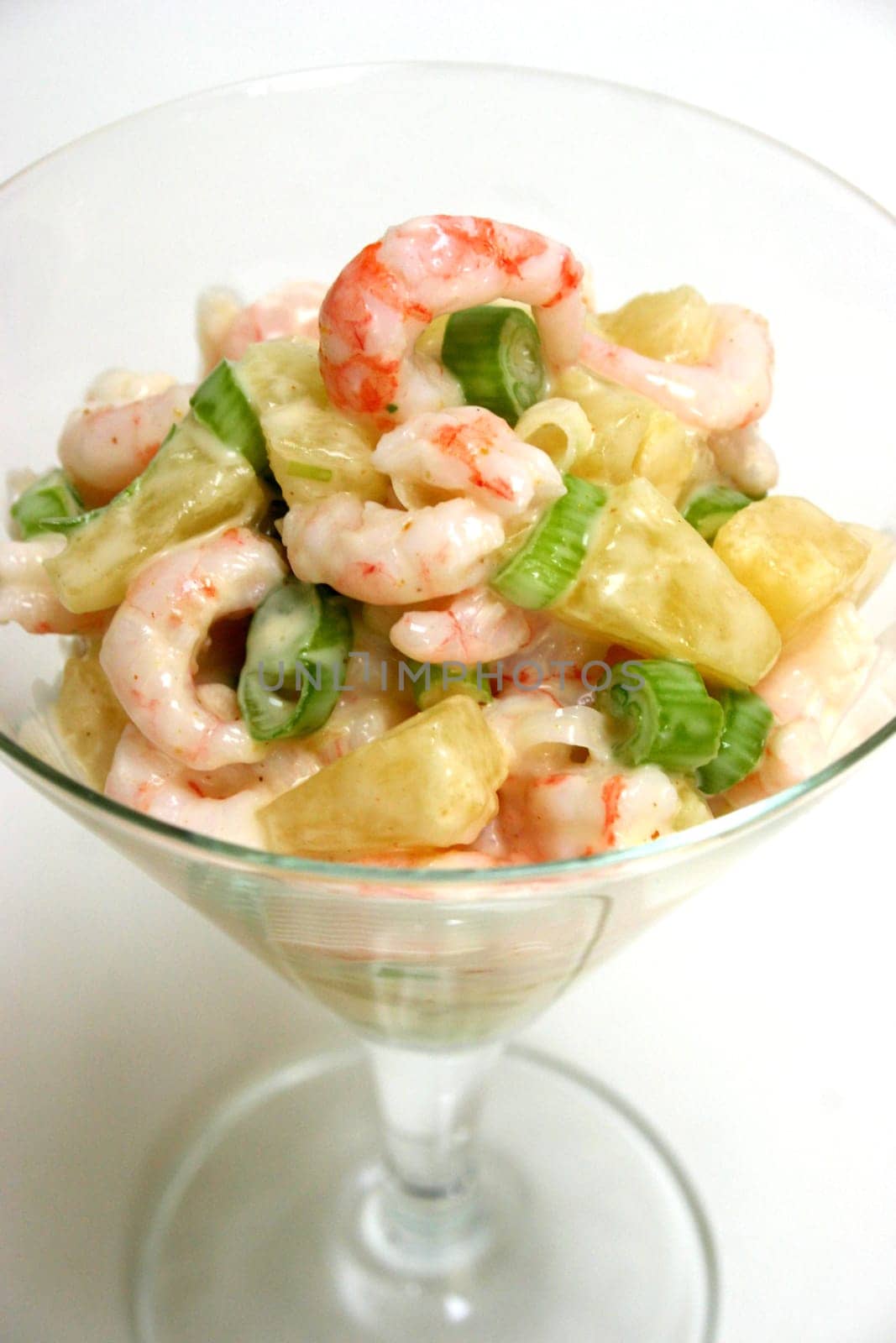 That's what I had for lunch today! Tastes wonderfully light and fruity and also slightly Asian because of the curry. And if you feel like it now,here are the days: deep-sea crabs,spring onions,pineapple pieces,salad cream,some pineapple juice,pepper
