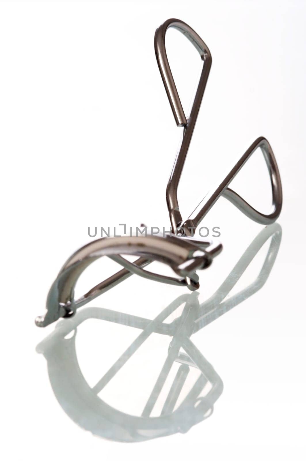 eyelash curler