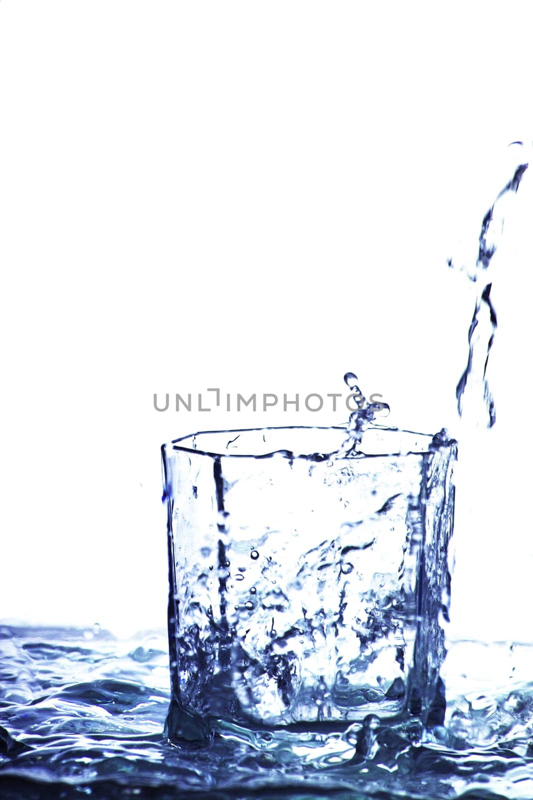 (water splash) or water or (water glass) or (water liquid) or (water clean)