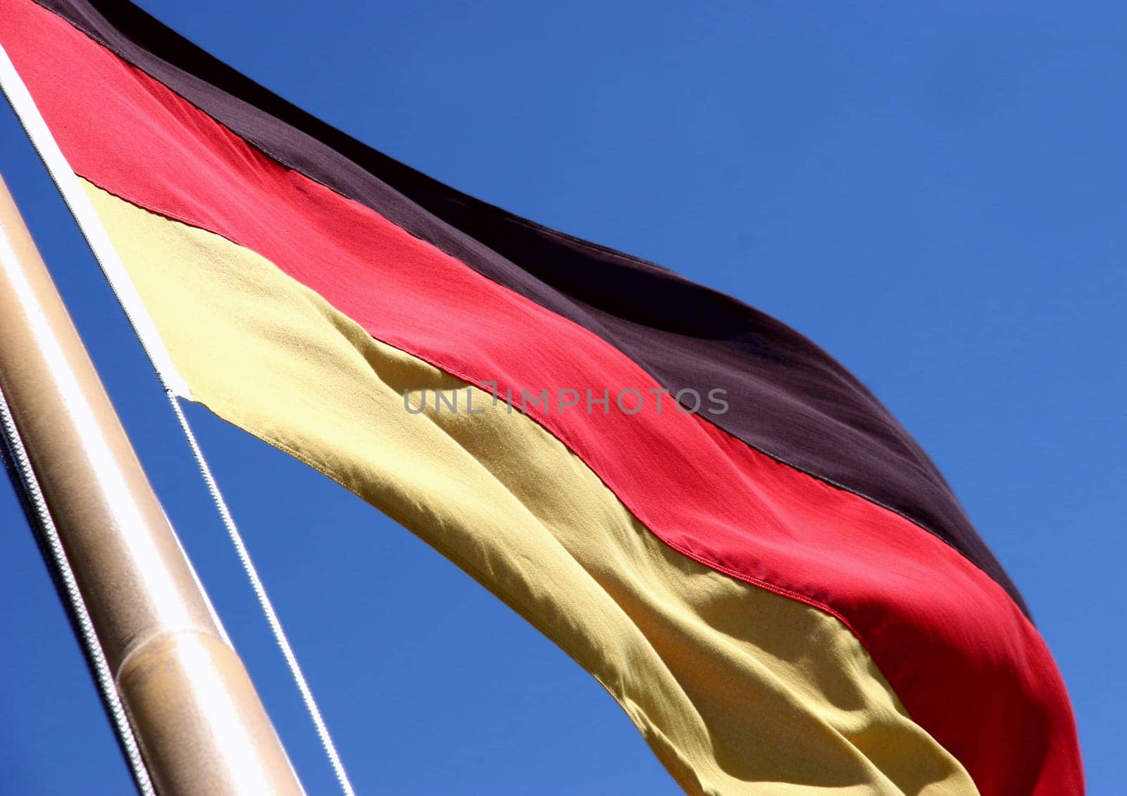 flag or (flag and cloth)