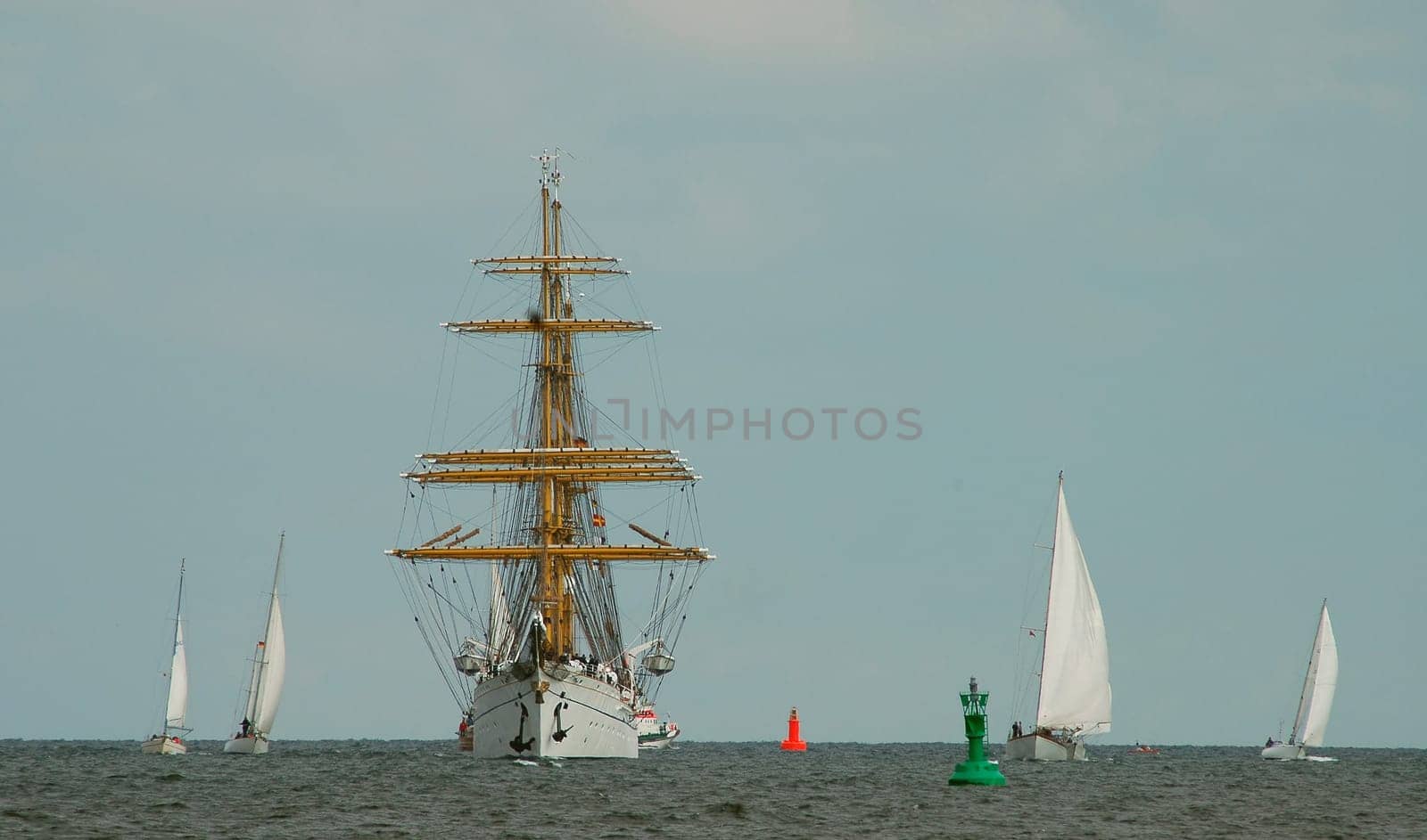 The Hanse Sail 2006 is open. This is what the arrival of the Gorch Fock looked like this morning....!