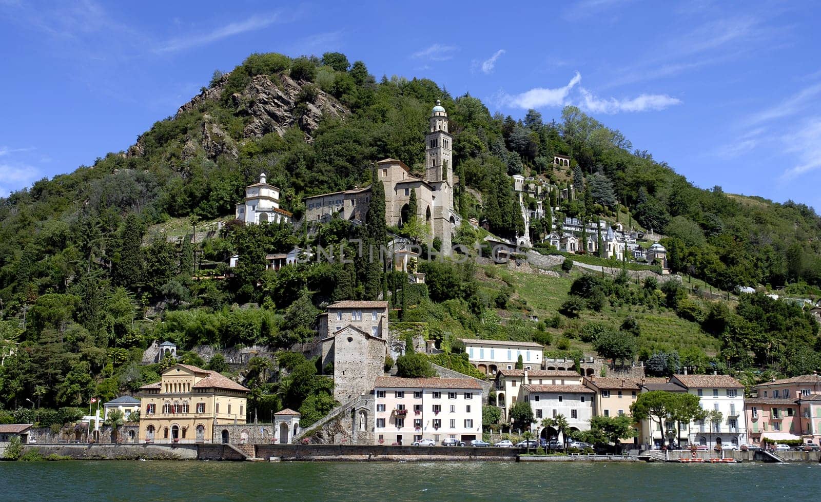 The hike from Lugano-Paradiso via the San Salvatore to Morcote is one of the highlights of every hiker's life. The distinctive summit offers fantastic viewpoints without end. The flora is of unique diversity. The steep rise of P