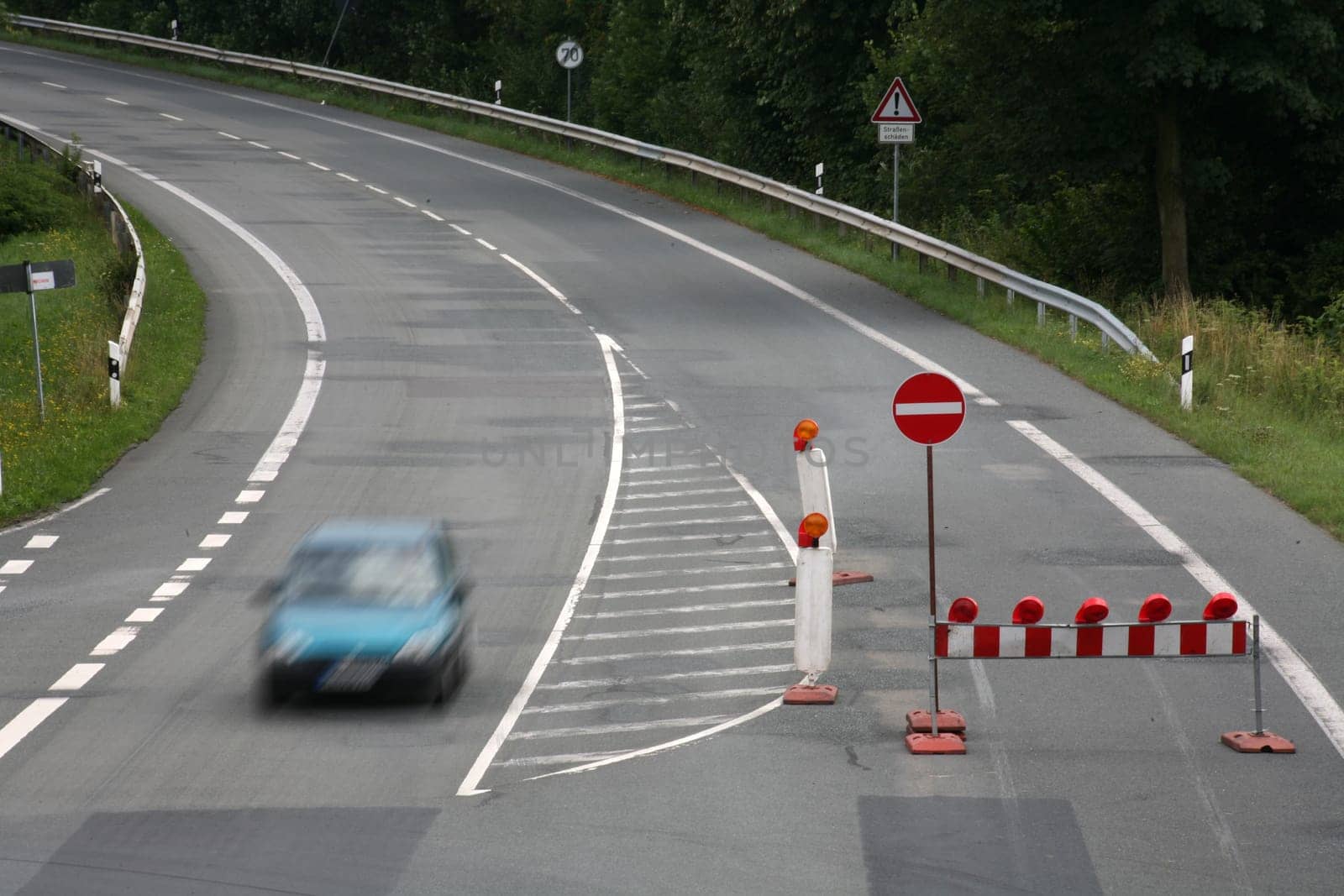 Construction site closure of a country road