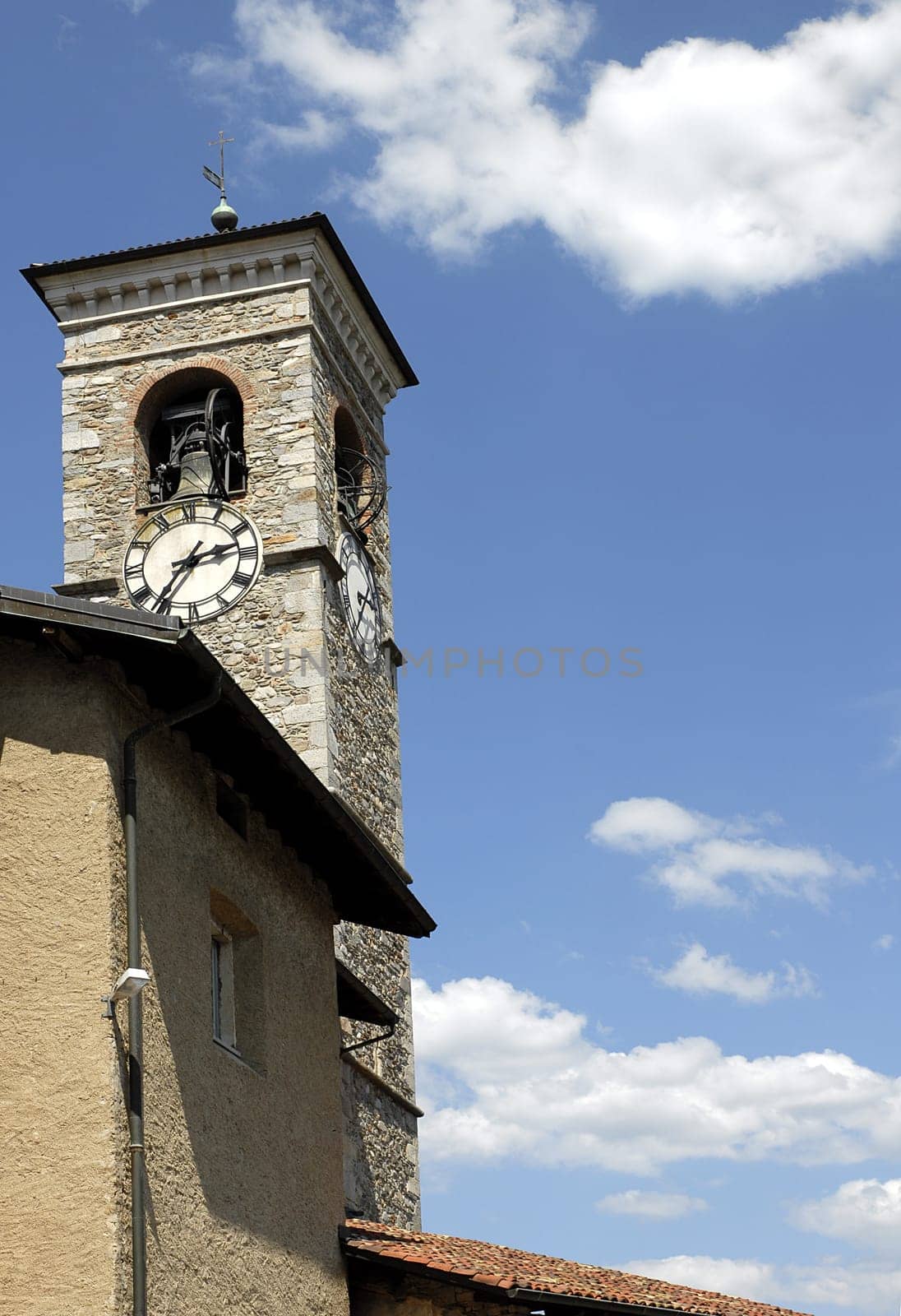 Caslano is located on Monte Caslano,which is three-quarters surrounded by Lake Lugano and used to be an island.