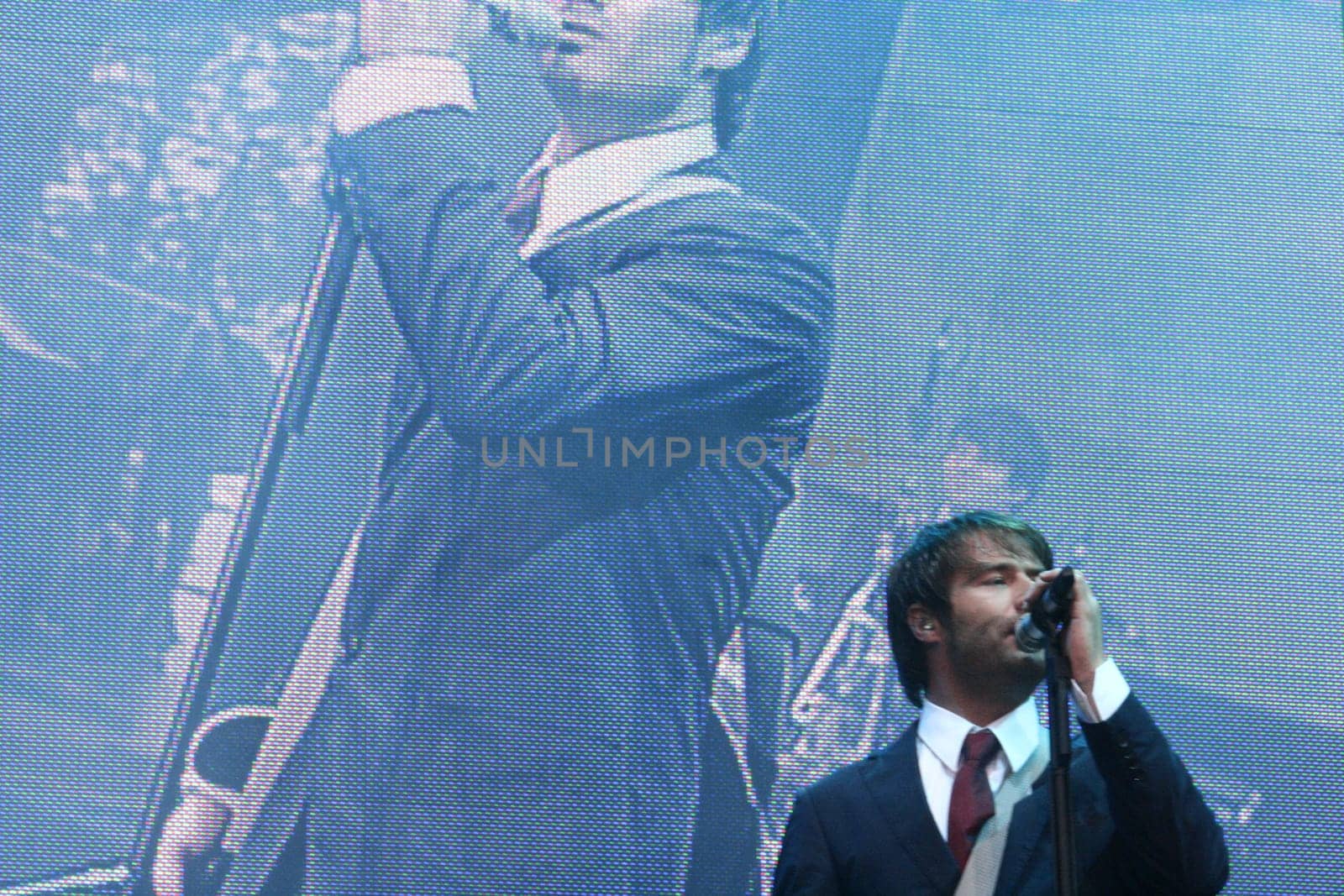 Sascha from the front and the side