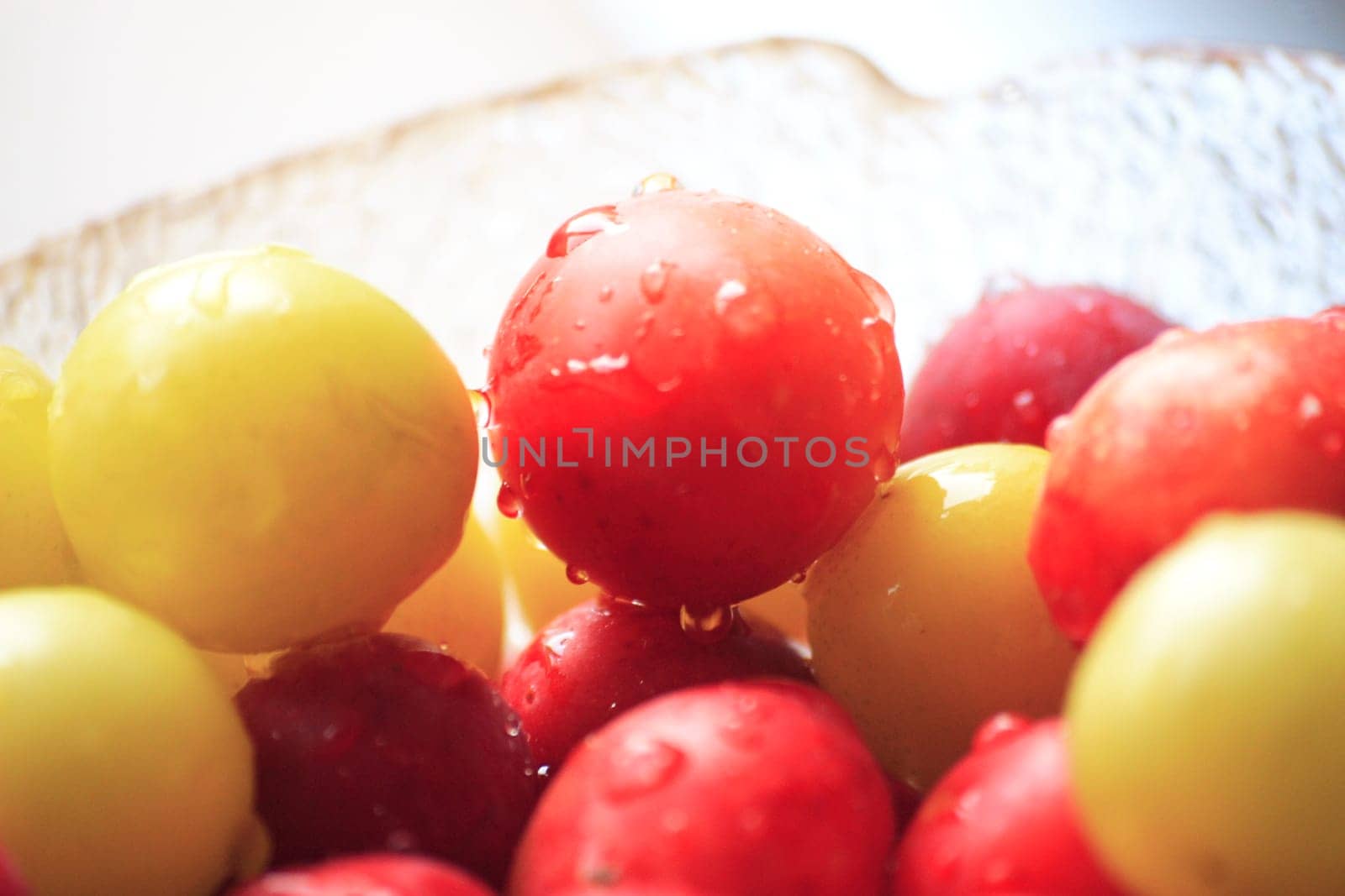 Mirabelle plums in a bowl