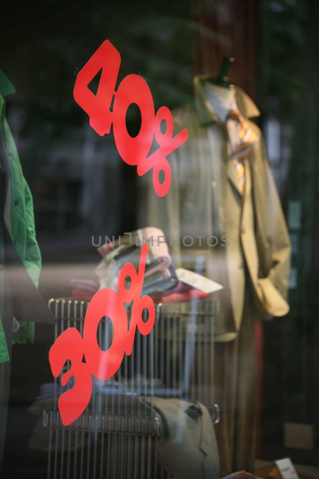 Percentages in a shop window