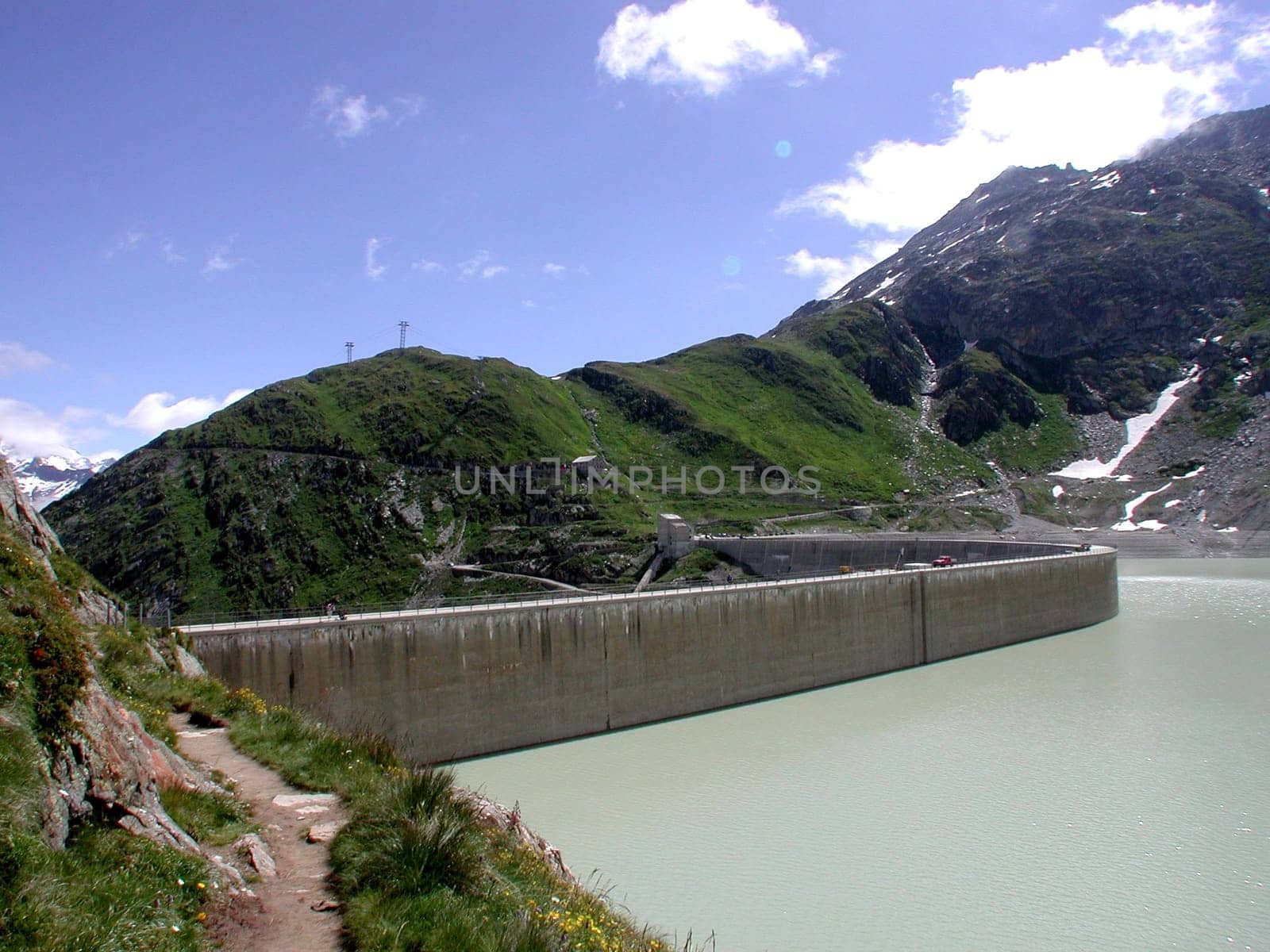 Grimsel reservoir with Maur