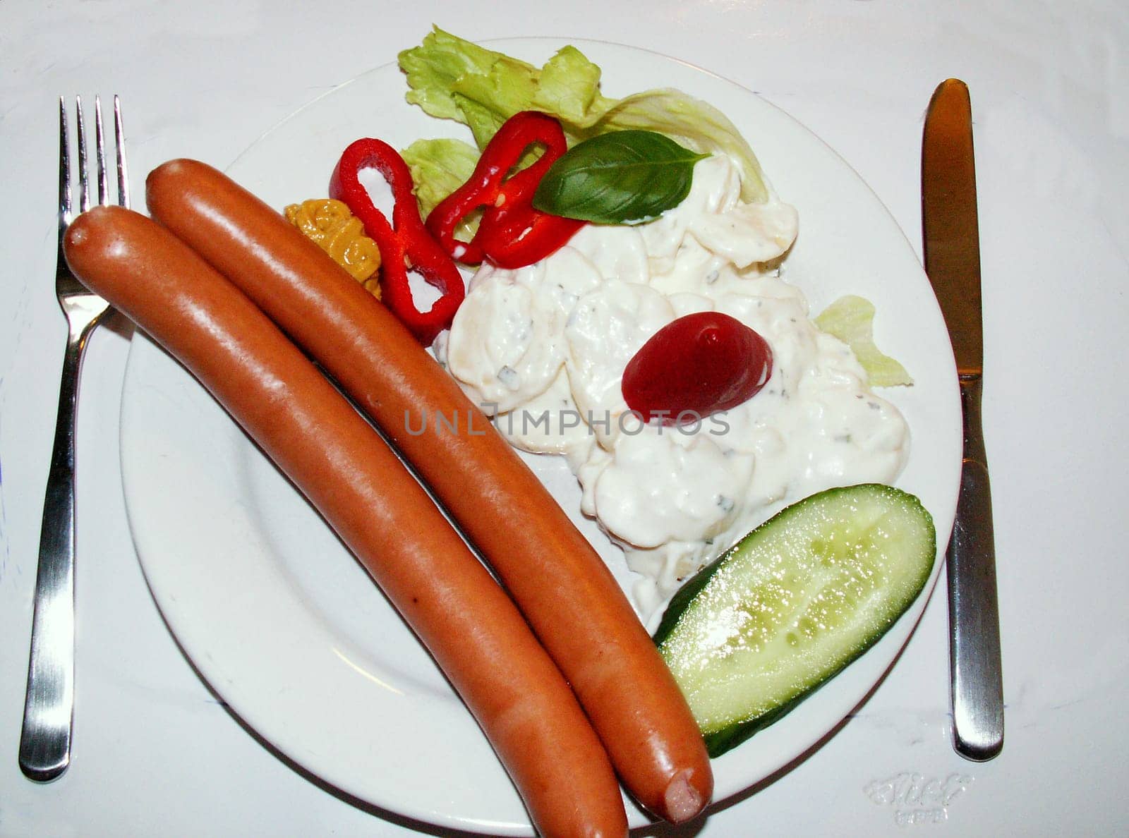 Potato salad and sausages