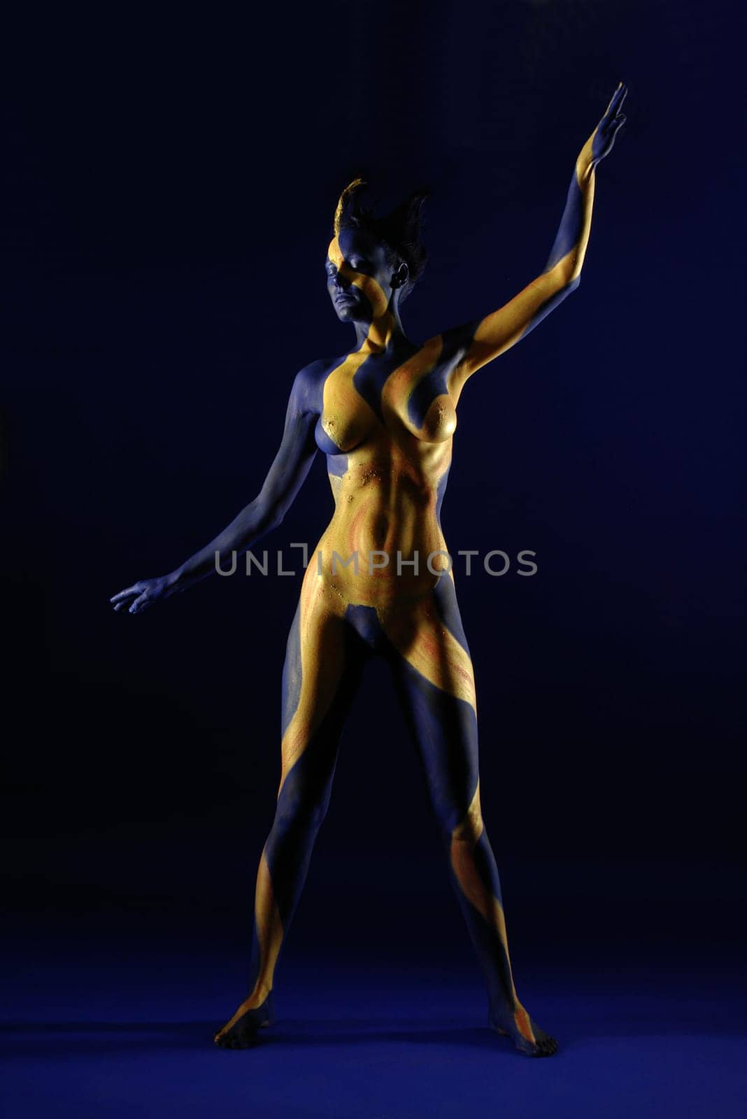 Woman,Bodypainting,Painted,Blue,Yellow,Gold,Sun,Ray,Rays,Body,Nude,Nude,Breast,Body Painting,Painted,Color,Torso,Sculpture,Statue,Art,Calendar,Static,Abstract,Figure