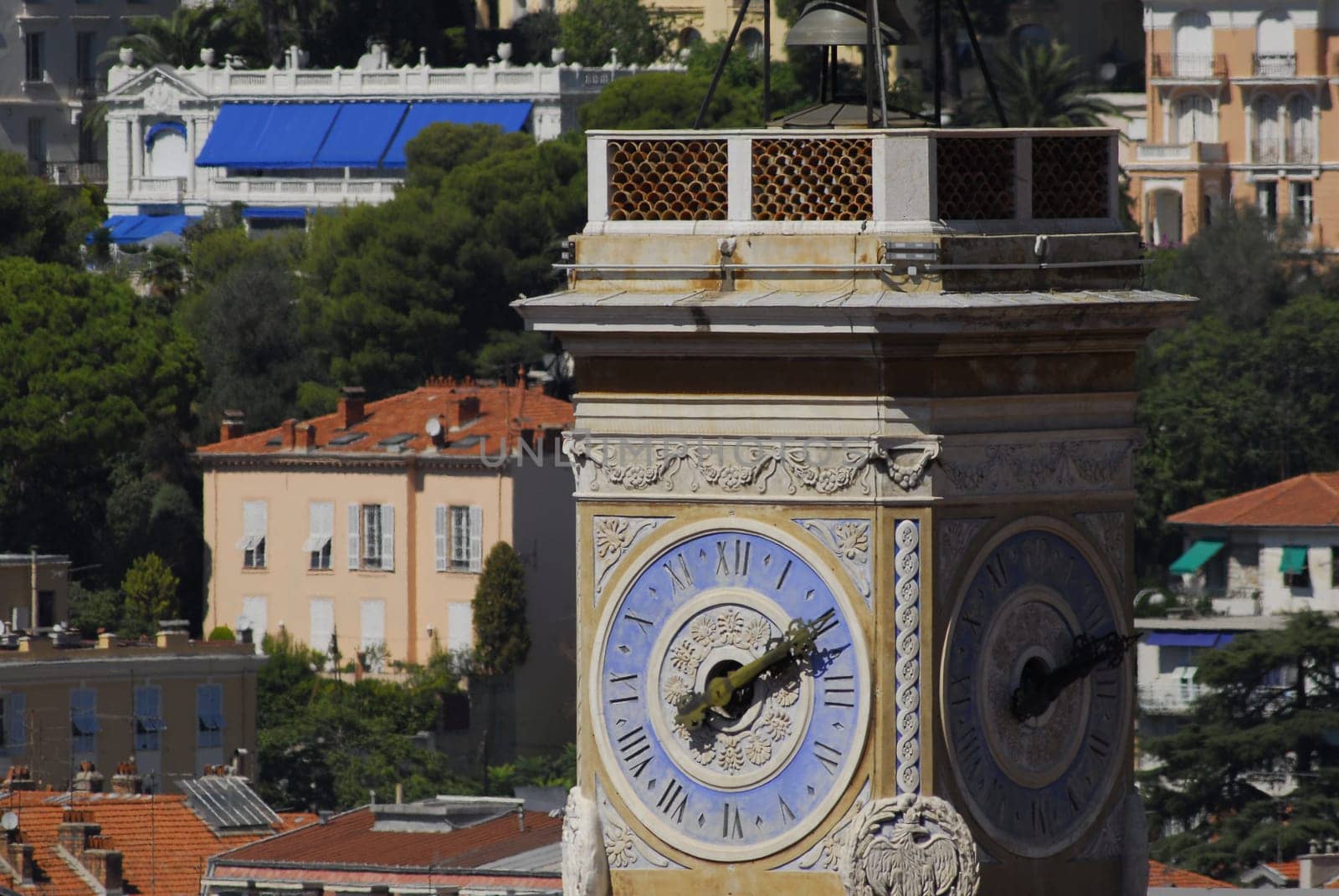 Clock in Nice