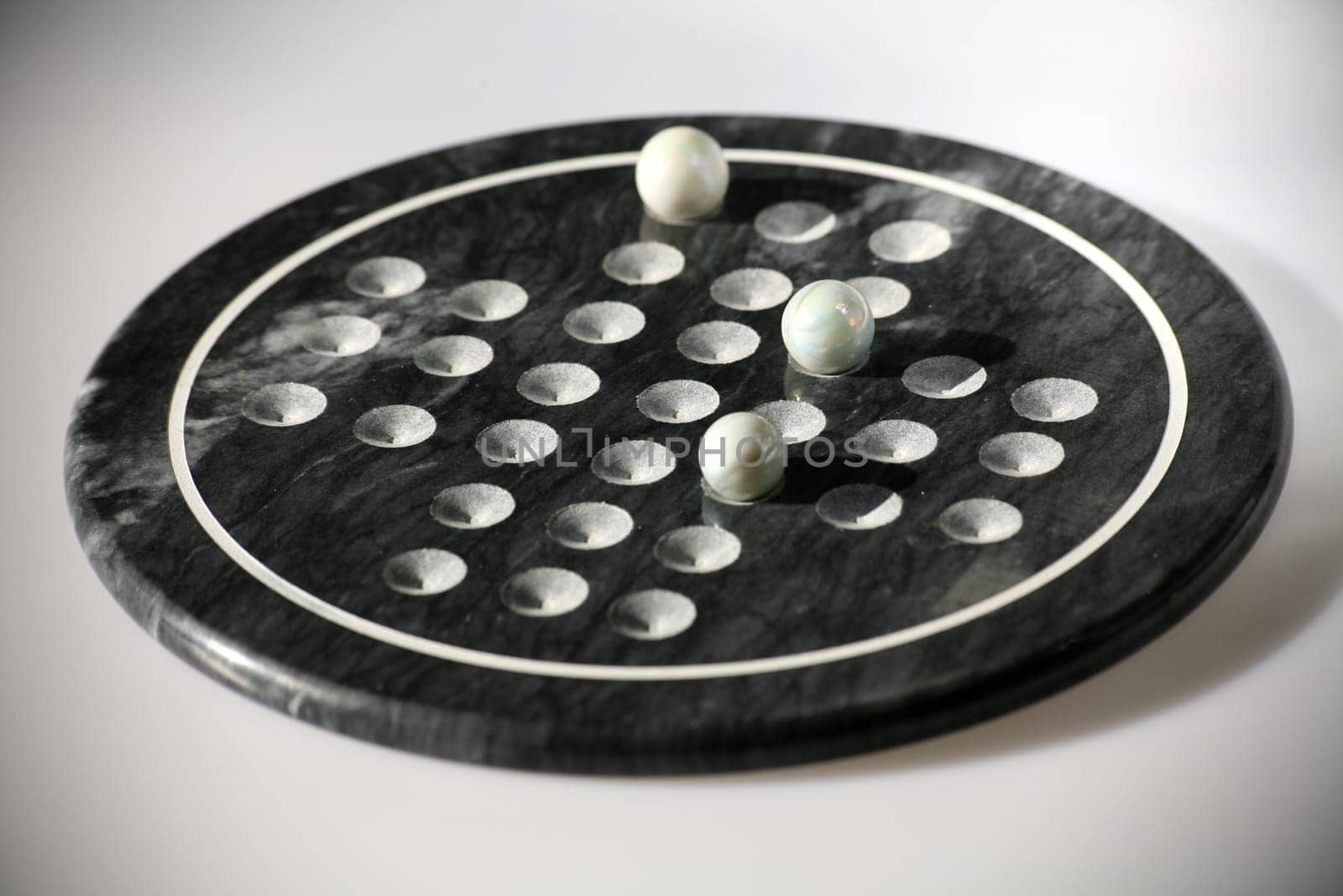 Marble hermit game