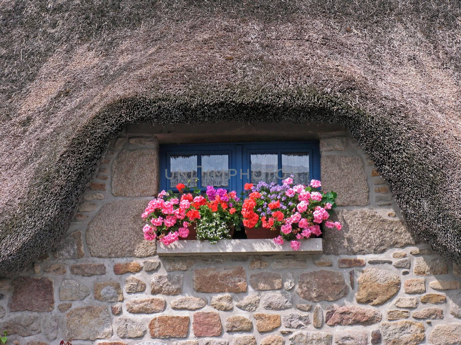 near Mont-Dol,house with blue window