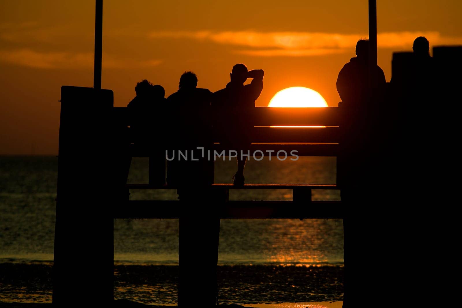 sunset or (sunset beach) or (sunset nature) or (sunset skyline)