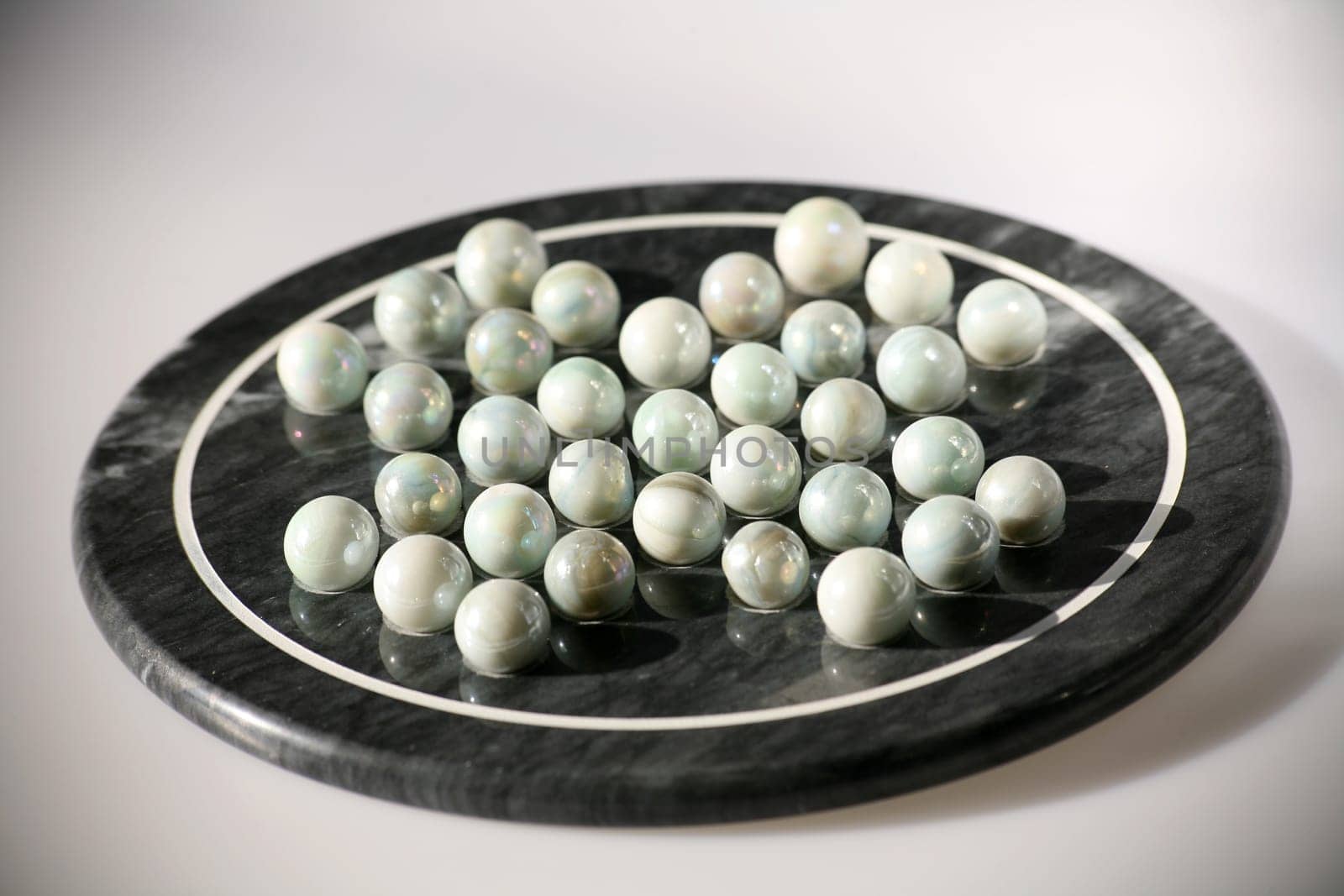 Marble hermit game