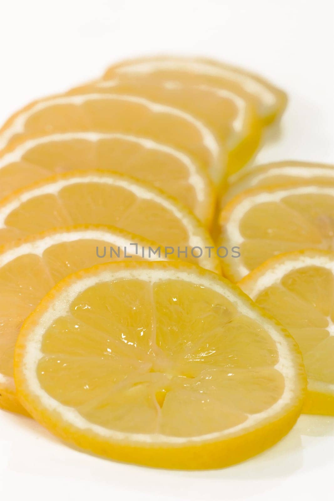 sliced lemon