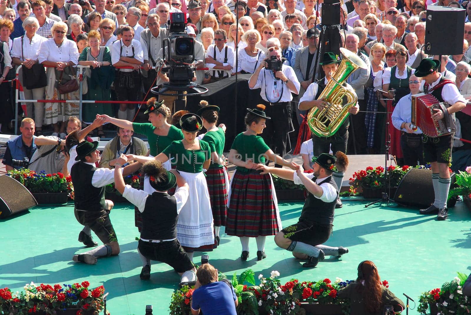 ... Sunday dance under the Bavaria at the Oktoberfest