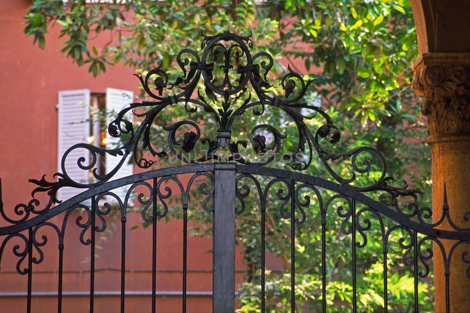 Modena,House Gate