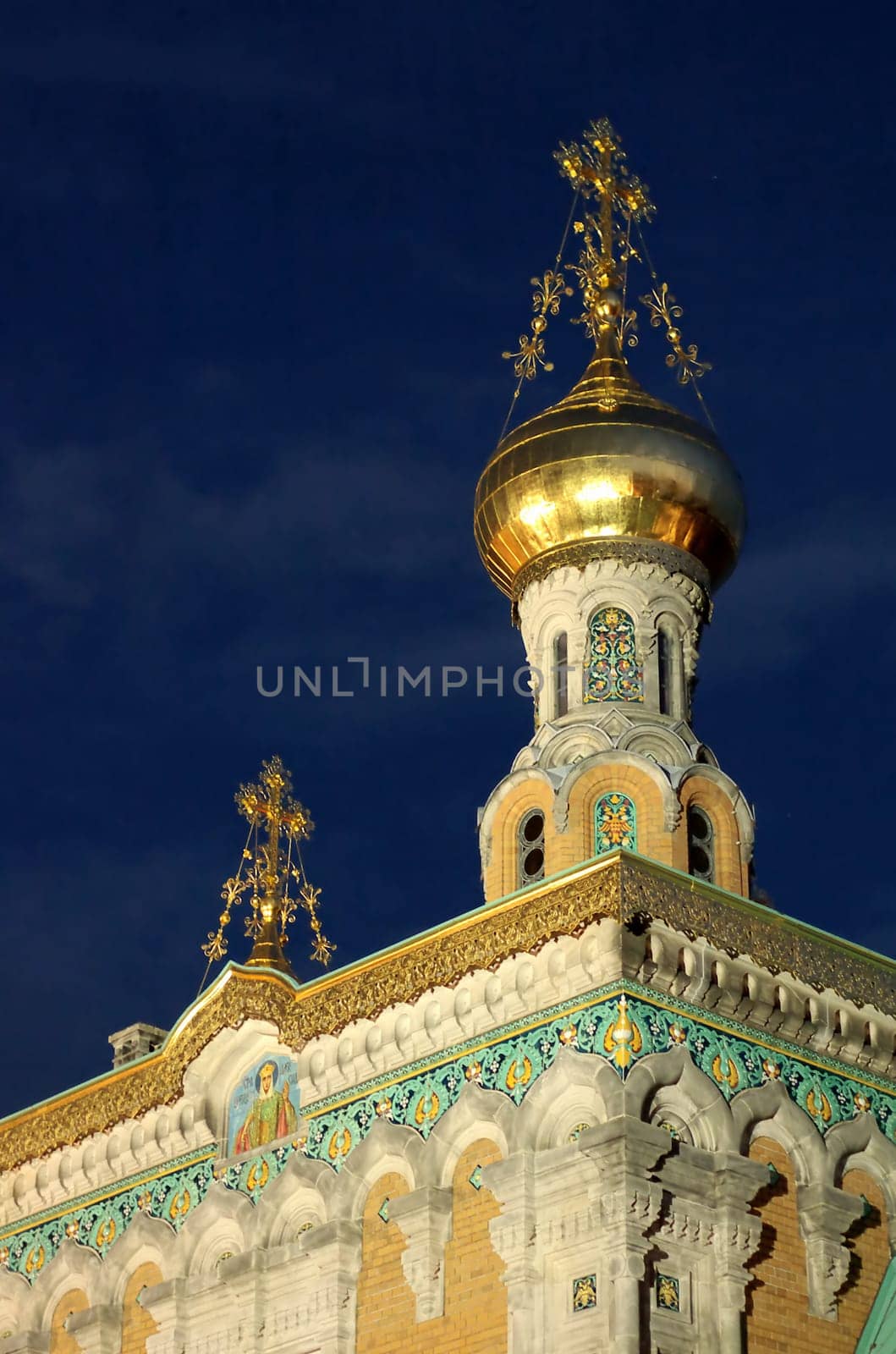 The Russian Chapel in Darmstadt was built by the St. Petersburg architect Louis N. Benois (actually Leontij Nikolayevich Nebnois),a grandfather of Peter Ustinov,in the style of a Russian church of the 16th century. It was built from 1897 to 1899