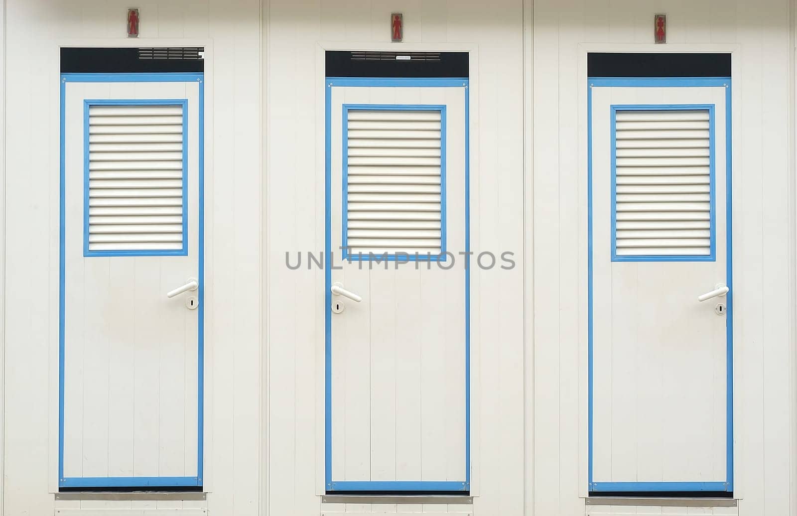 Beach cabins 01