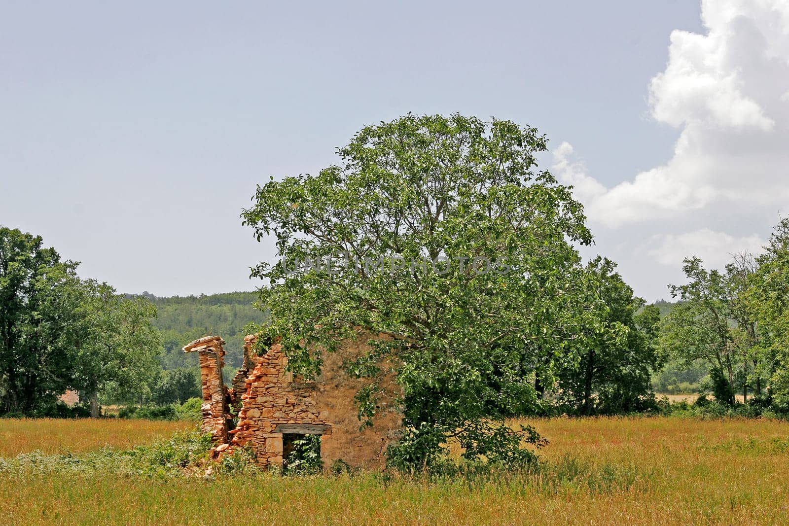 Dilapidated house near Rustrel,Provence