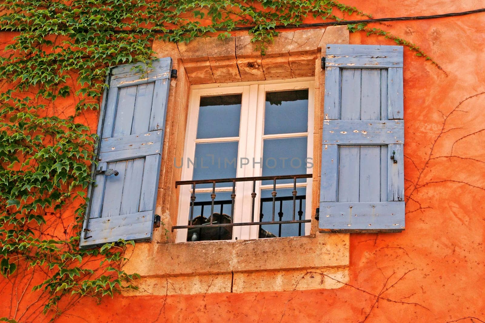 Roussillon,Windows,Provence