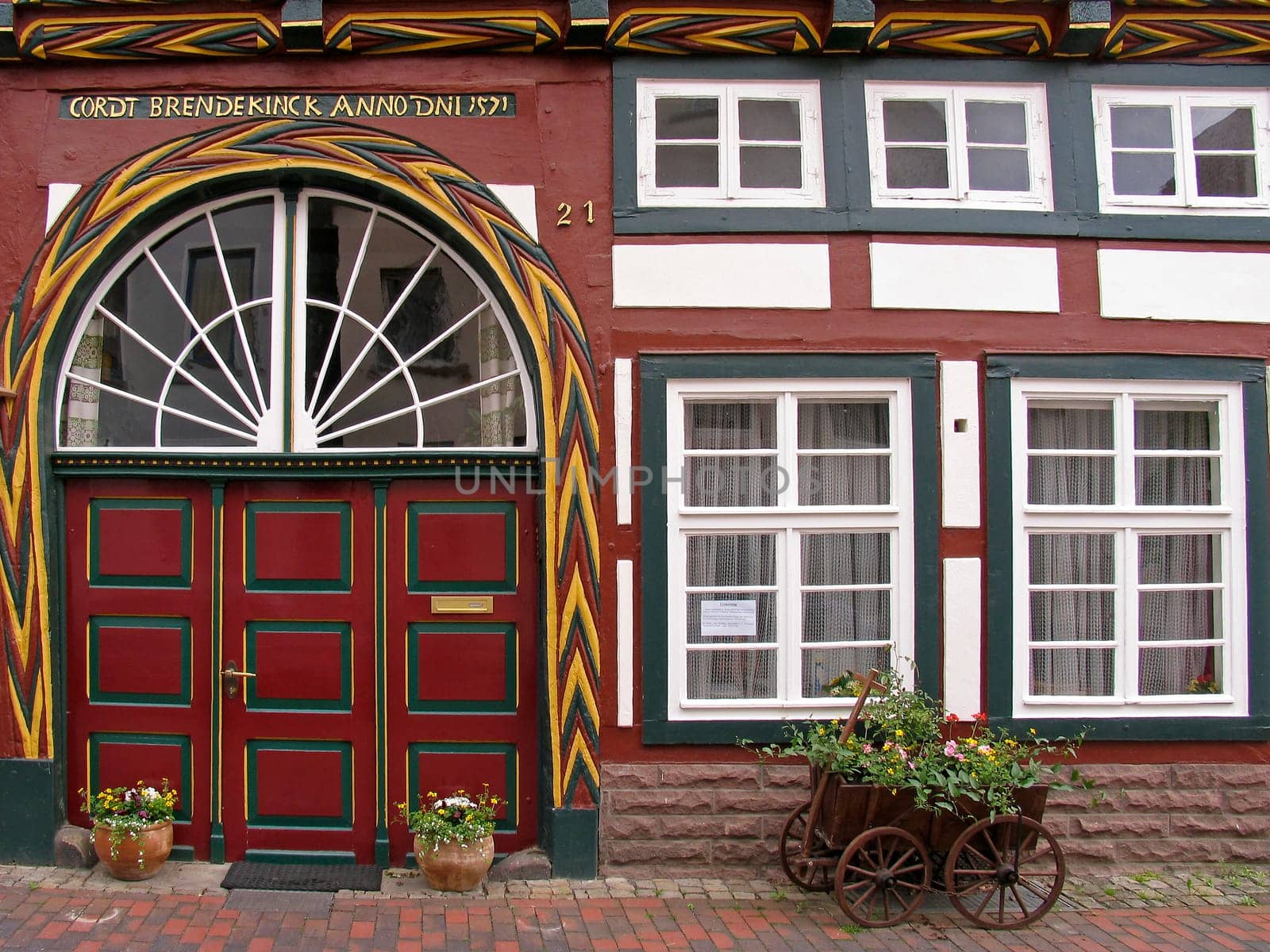 Rinteln, Fachwerkhaus mit roter Tür