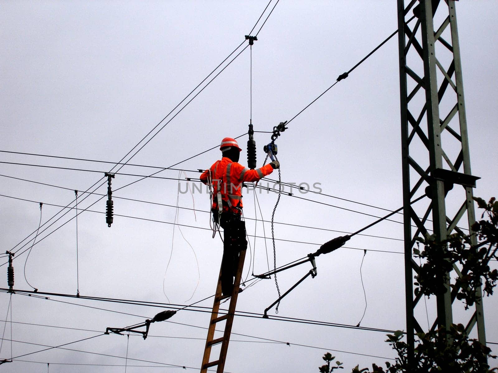 Dismantling of the overhead line