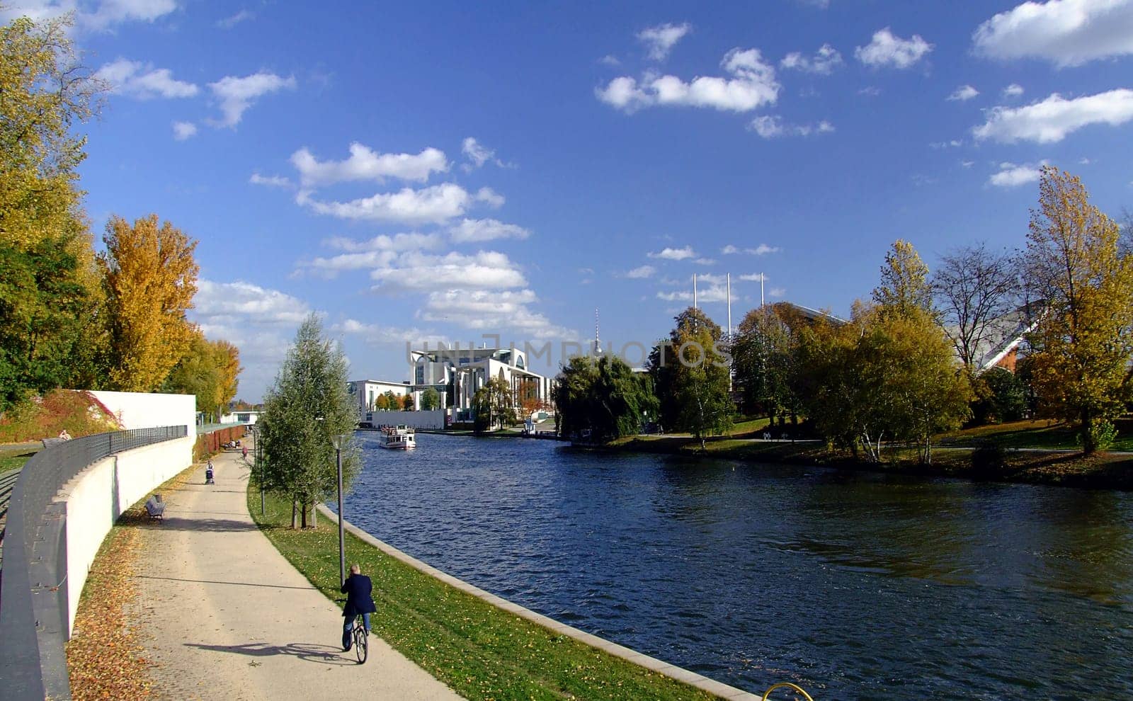 Waterfront behind the Chancellery