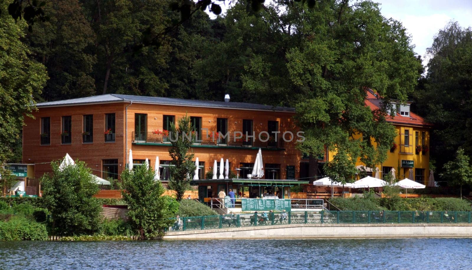 Lokal am Schlachtensee