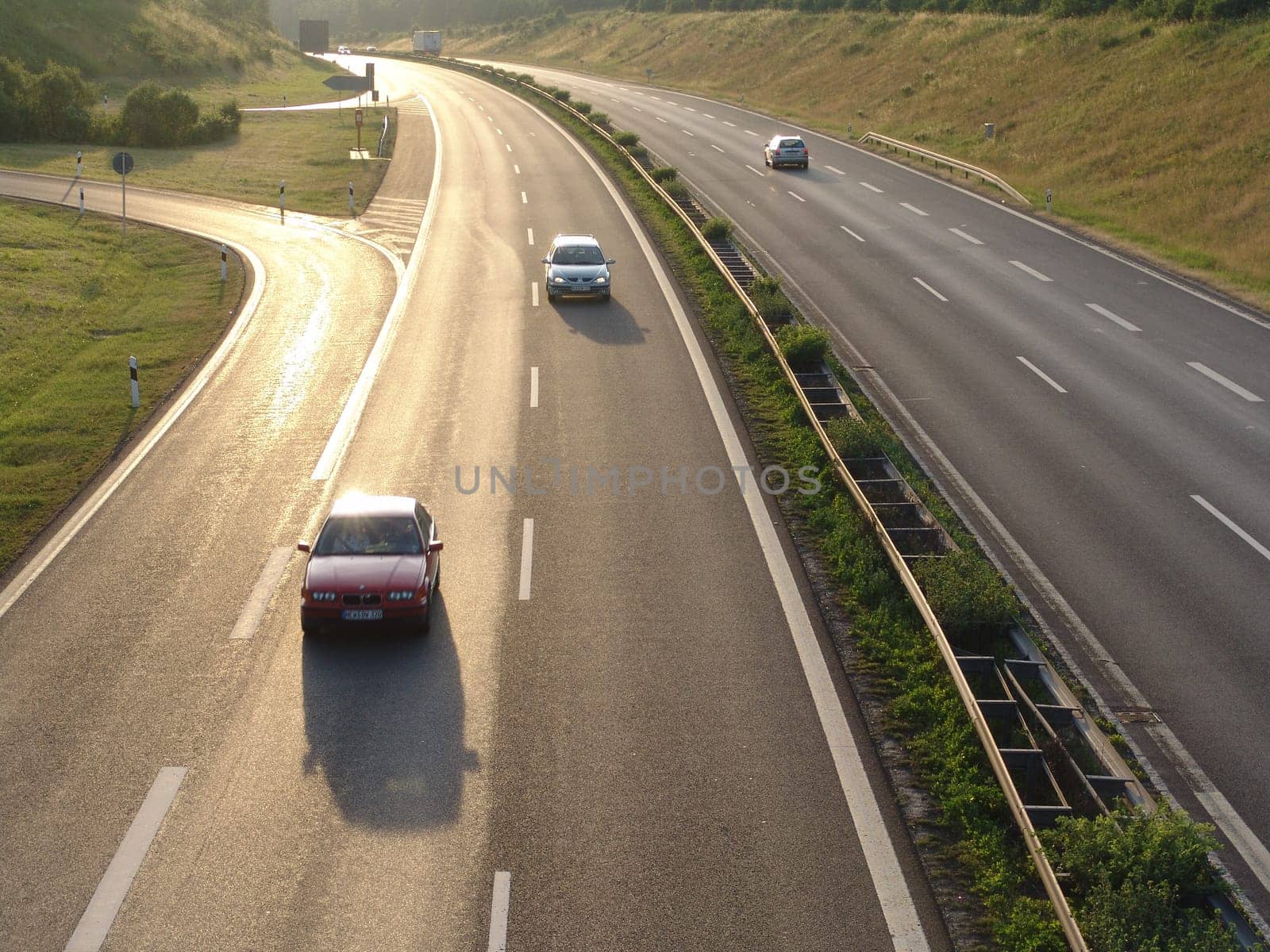 (Highway or motorway or turnpike or autobahn) and lane