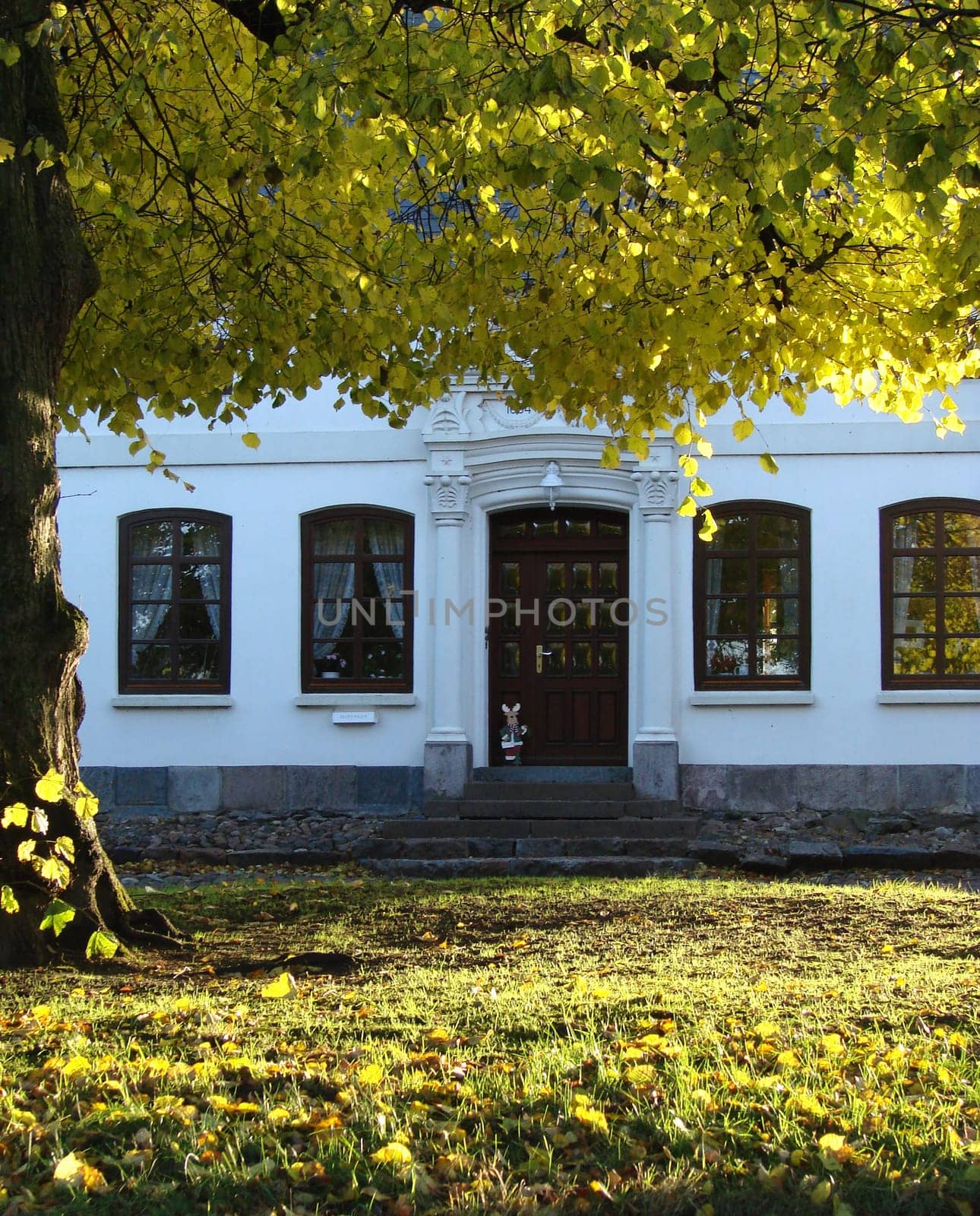 autumnal farmhouse