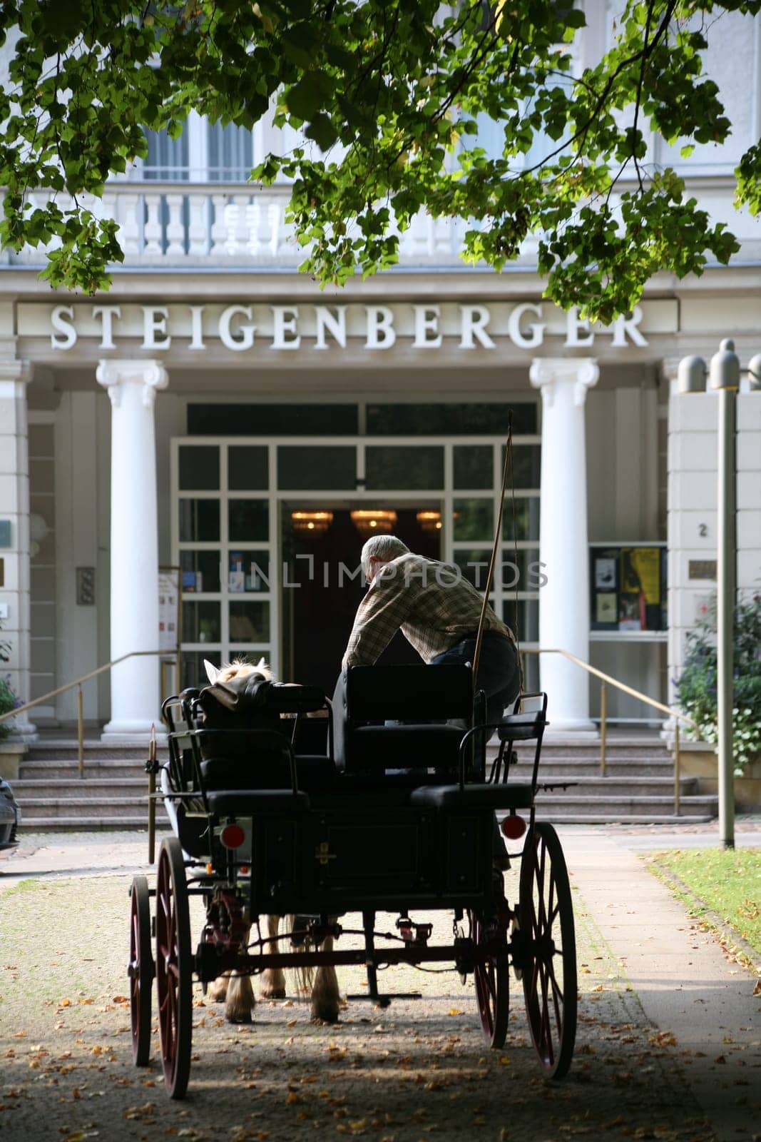 In front of the Steigenberger Hotel in Bad Pyrmont