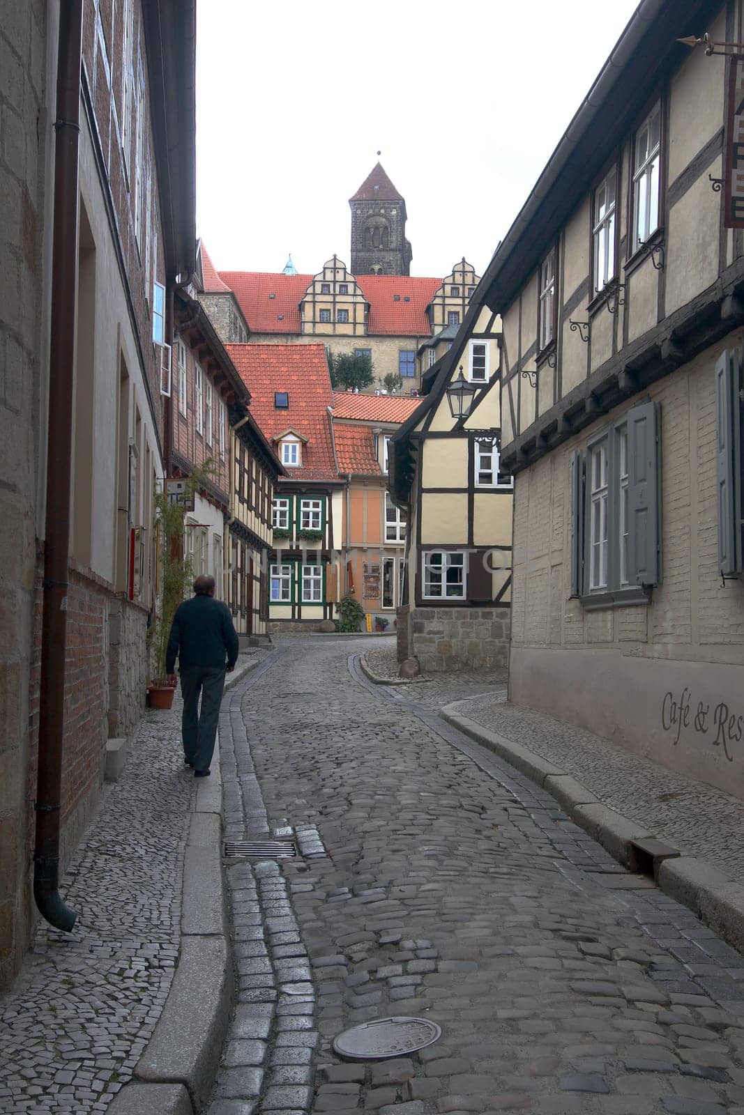 Narrow road