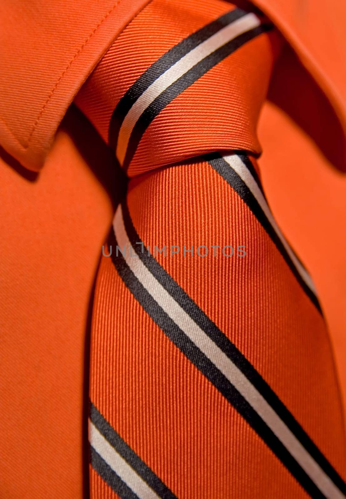 Tie and collar